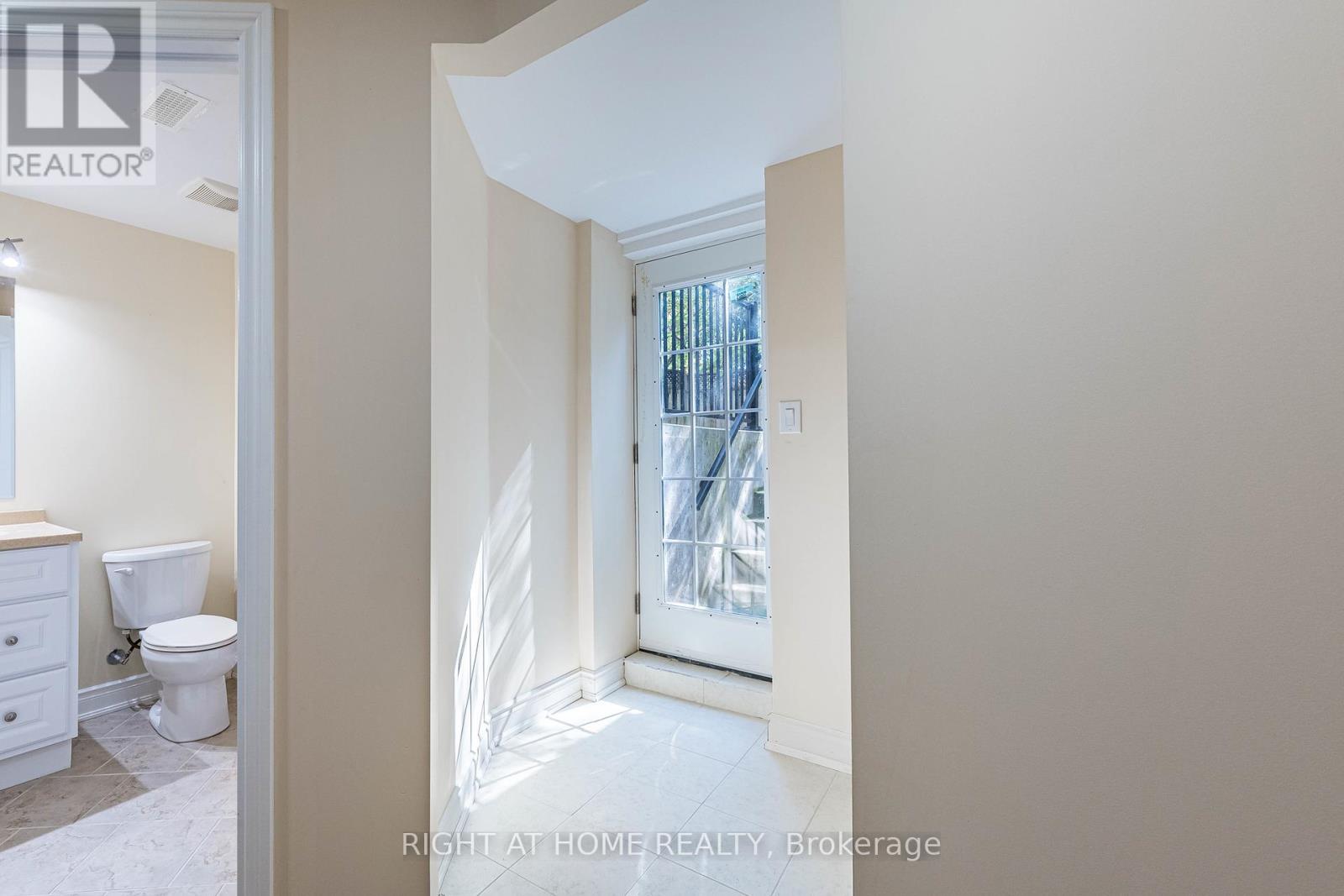 2204 Carpenters Circle, Oakville, Ontario  L6M 3C7 - Photo 19 - W12962270