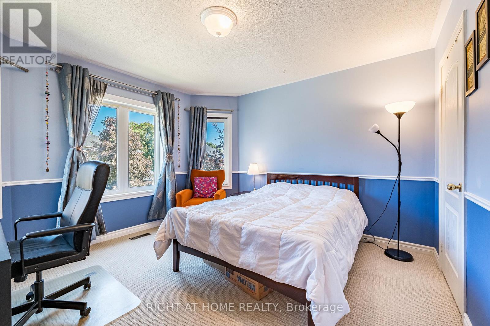 2204 Carpenters Circle, Oakville, Ontario  L6M 3C7 - Photo 34 - W12962270