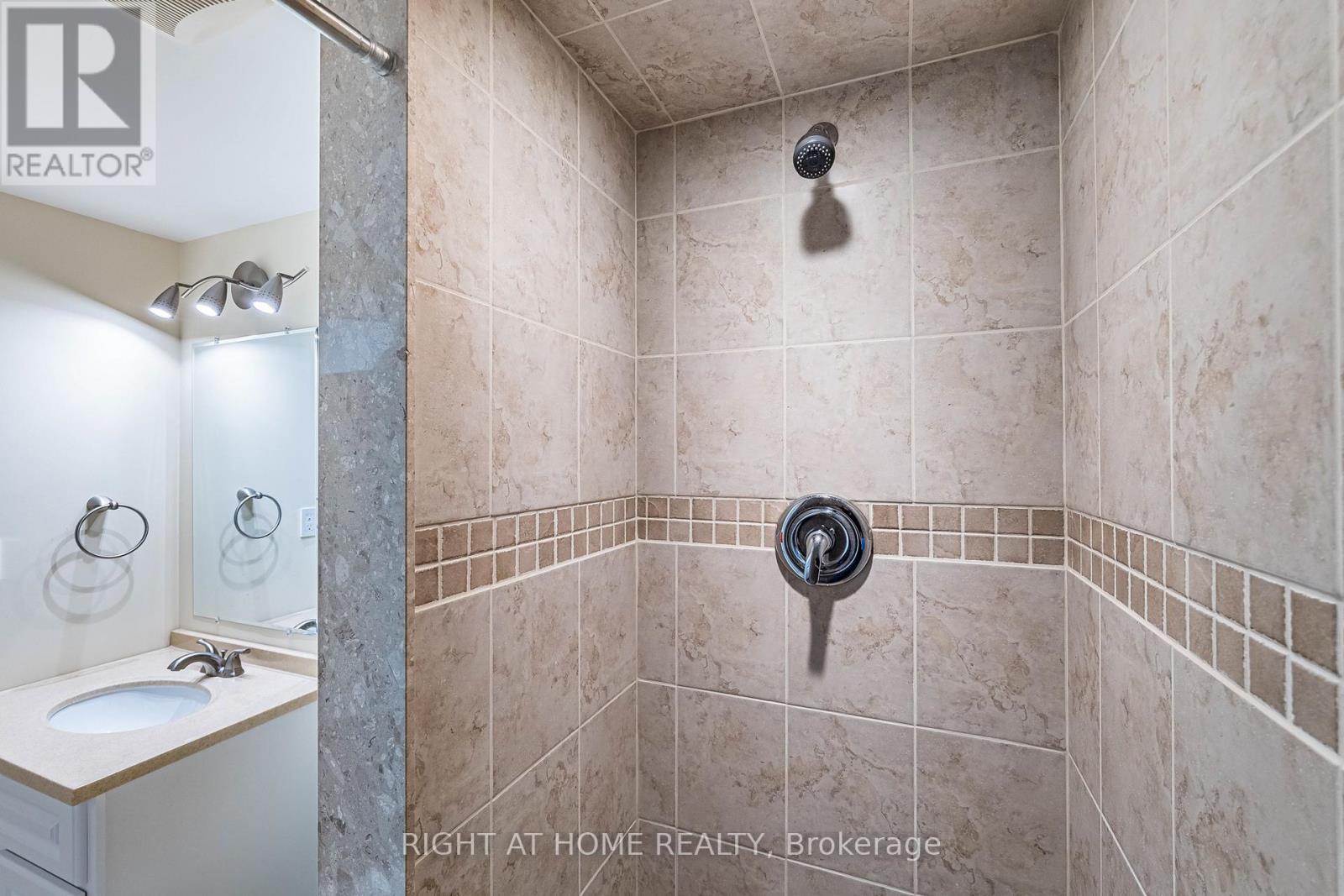 2204 Carpenters Circle, Oakville, Ontario  L6M 3C7 - Photo 24 - W12962270