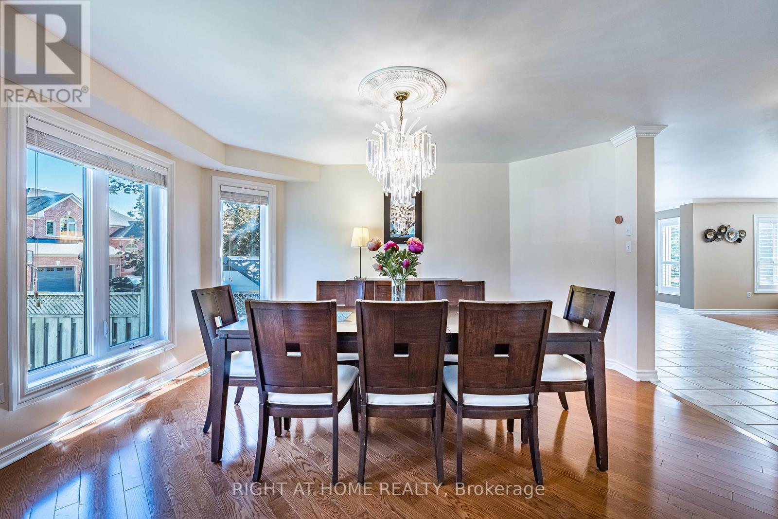 2204 Carpenters Circle, Oakville, Ontario  L6M 3C7 - Photo 6 - W12962270