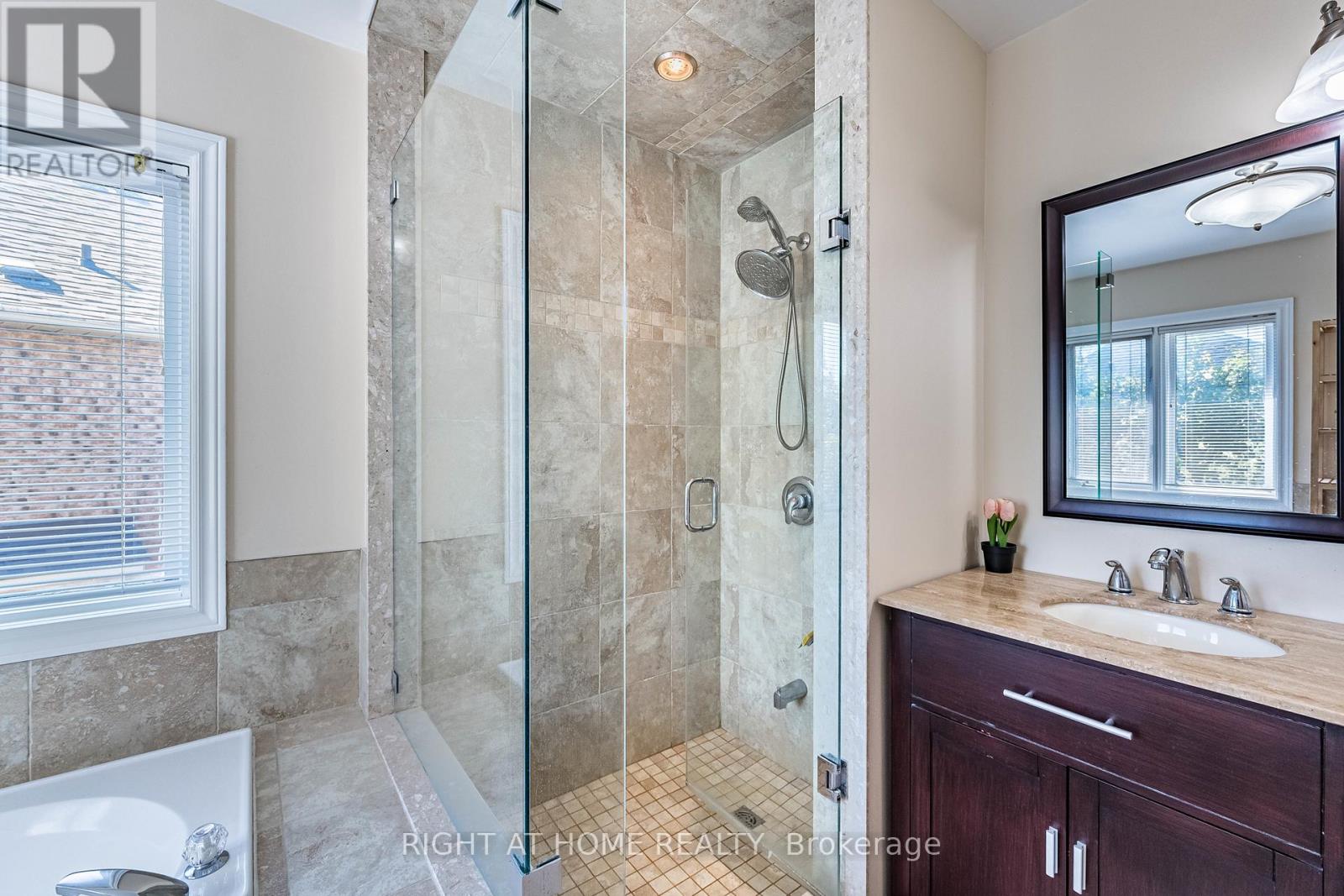 2204 Carpenters Circle, Oakville, Ontario  L6M 3C7 - Photo 42 - W12962270