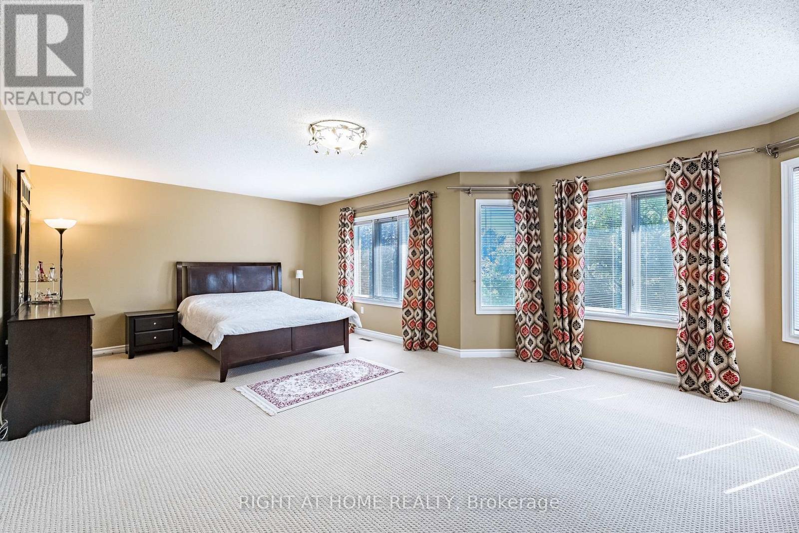 2204 Carpenters Circle, Oakville, Ontario  L6M 3C7 - Photo 37 - W12962270