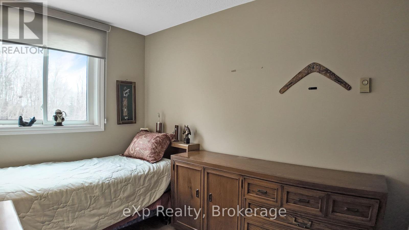 402 - 5 Valleyside Drive, Brockton, Ontario N0G 2V0 - Photo 11 - X12967772