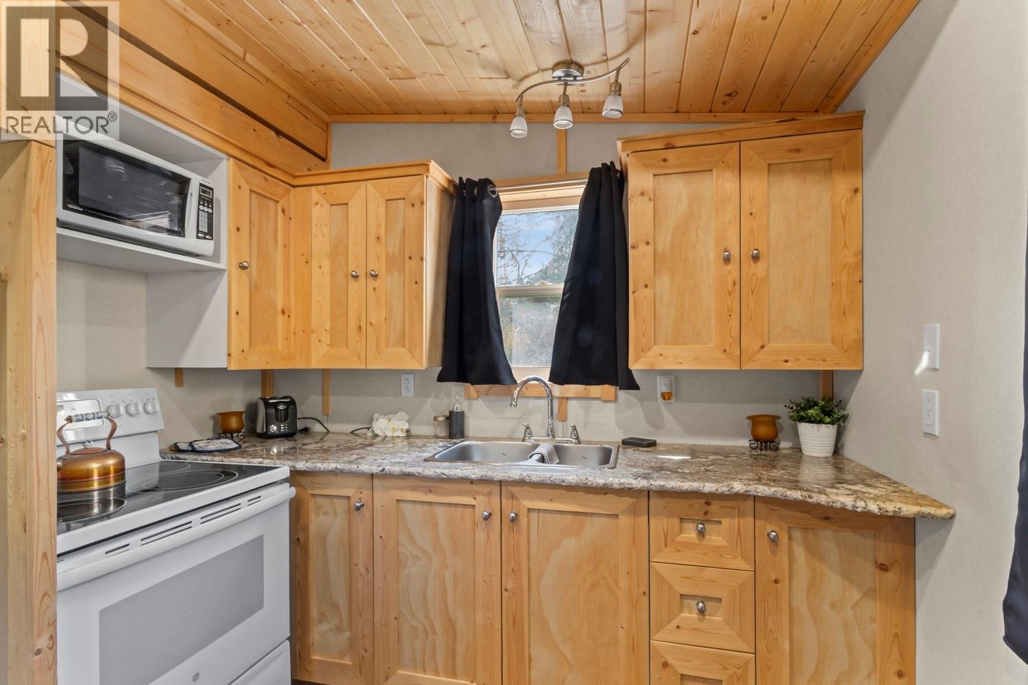 250 Laguna Crescent, Twin Bays, British Columbia V0B 1A1 - Photo 15 - 10381533