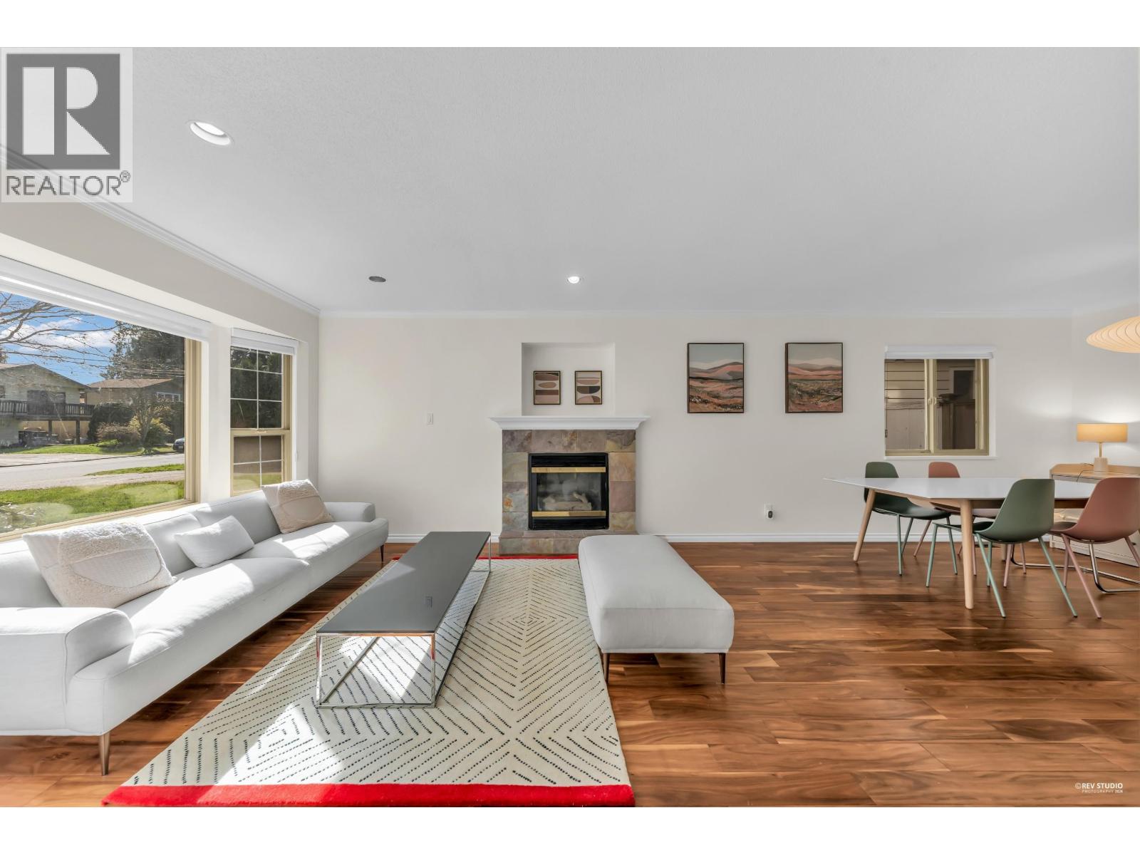 3265 Chaucer Avenue, North Vancouver, British Columbia  V7K 2C2 - Photo 2 - R3107570