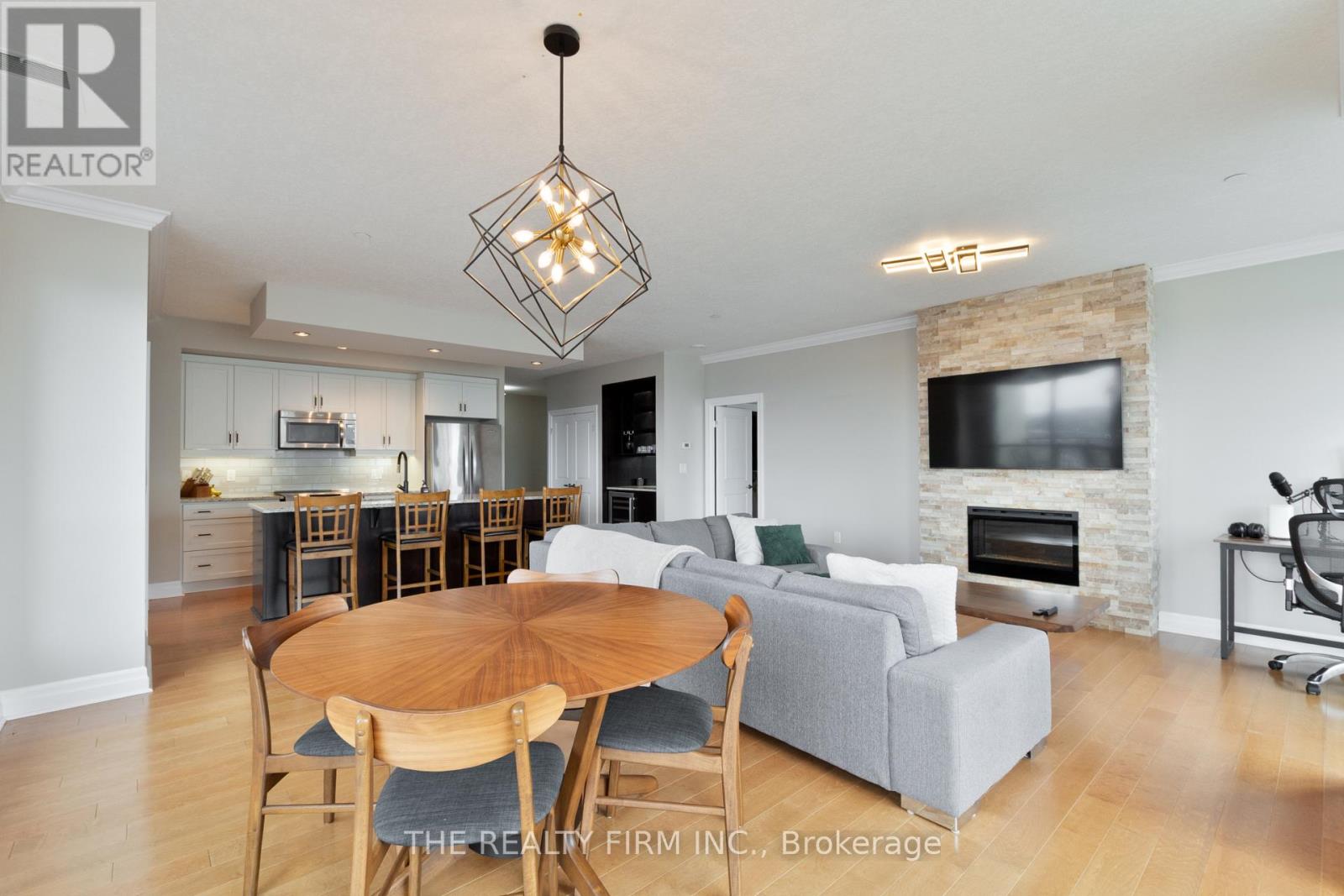 1011 - 240 Villagewalk Boulevard, London North, Ontario  N6G 0P6 - Photo 13 - X12967688