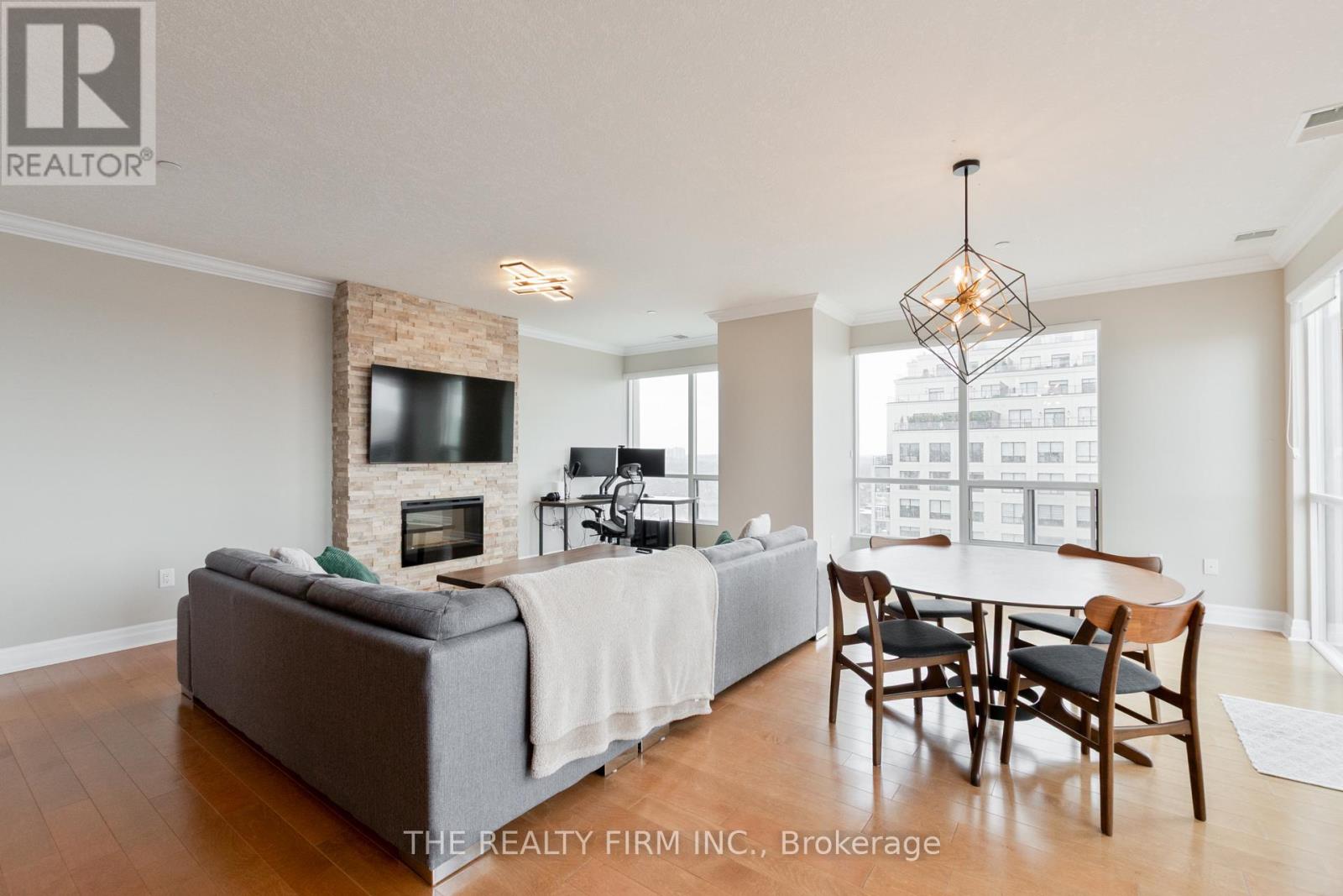 1011 - 240 Villagewalk Boulevard, London North, Ontario  N6G 0P6 - Photo 10 - X12967694