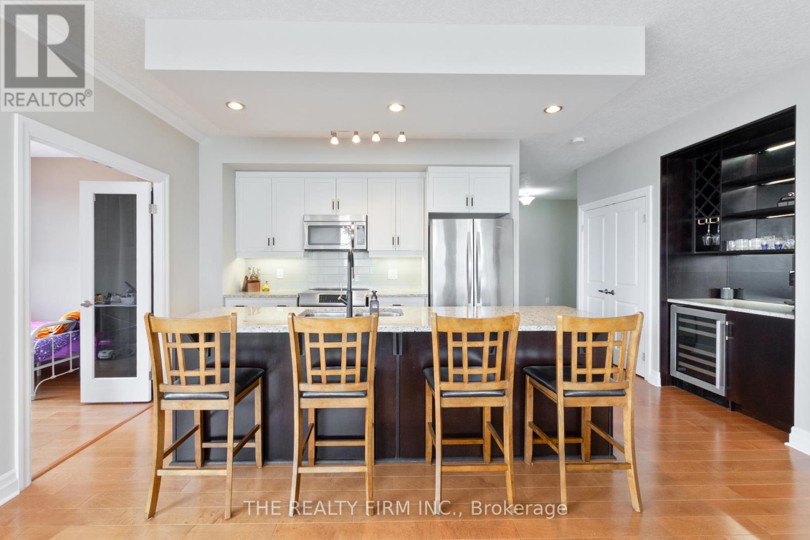 1011 - 240 Villagewalk Boulevard, London North, Ontario  N6G 0P6 - Photo 18 - X12967694