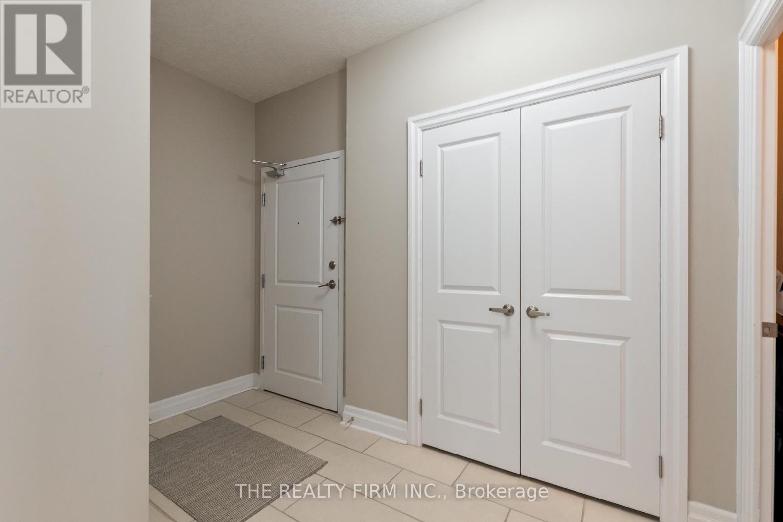 1011 - 240 Villagewalk Boulevard, London North, Ontario  N6G 0P6 - Photo 3 - X12967694