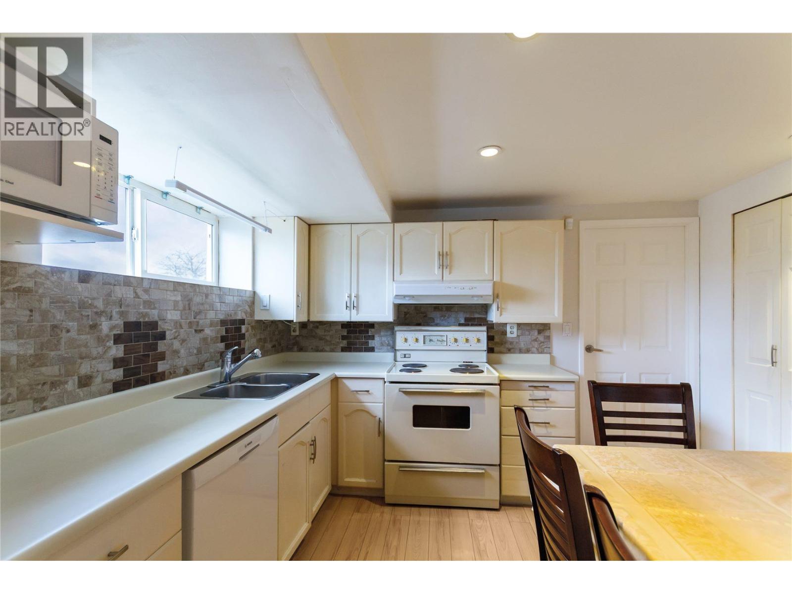 3713 Kincaid Street, Burnaby, British Columbia  V5G 1V4 - Photo 16 - R3107753