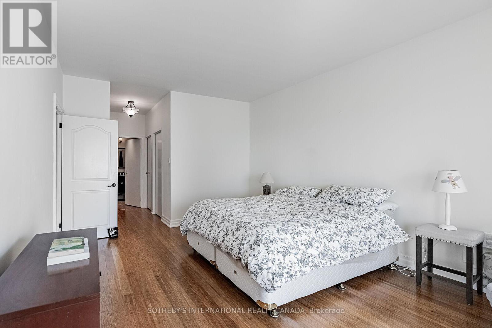 2305 - 10 Queens Quay W, Toronto, Ontario  M5J 2R9 - Photo 10 - C12967640