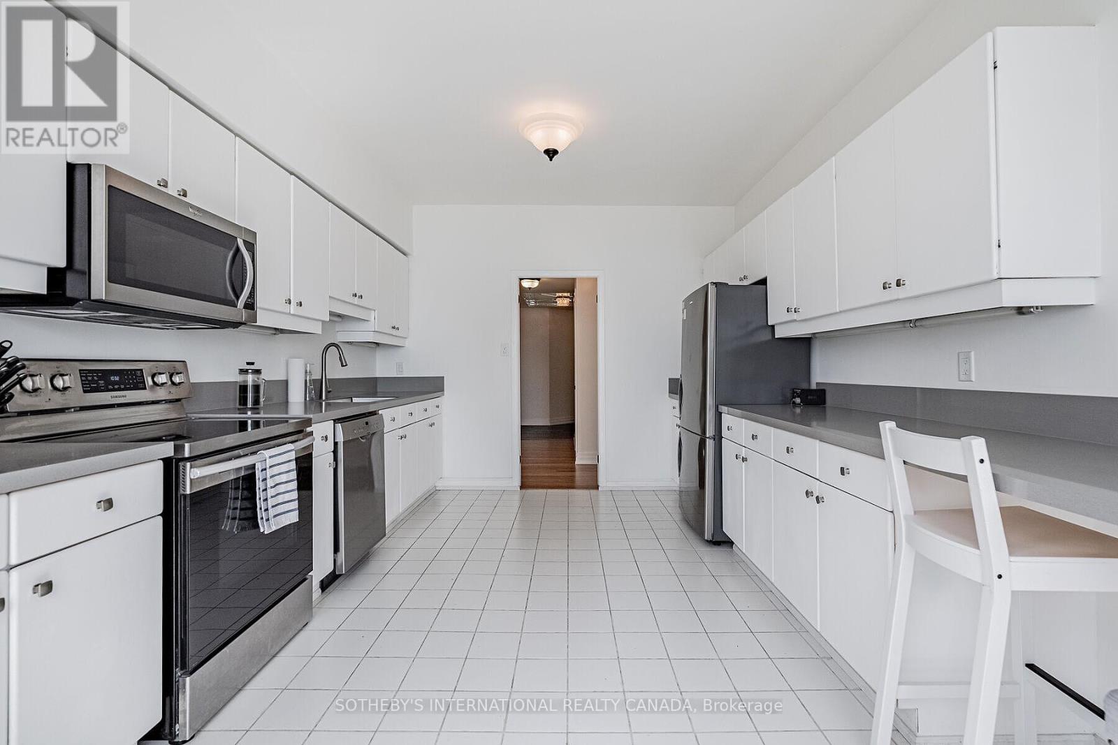 2305 - 10 Queens Quay W, Toronto, Ontario  M5J 2R9 - Photo 13 - C12967640