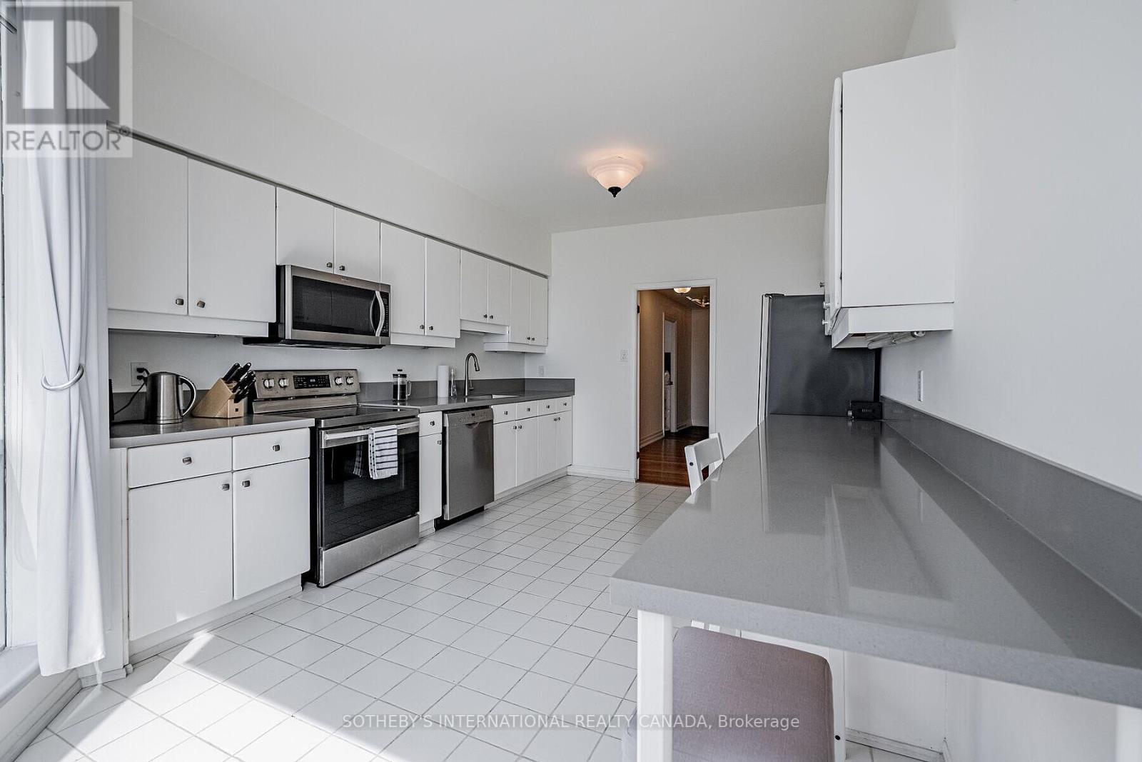 2305 - 10 Queens Quay W, Toronto, Ontario  M5J 2R9 - Photo 14 - C12967640