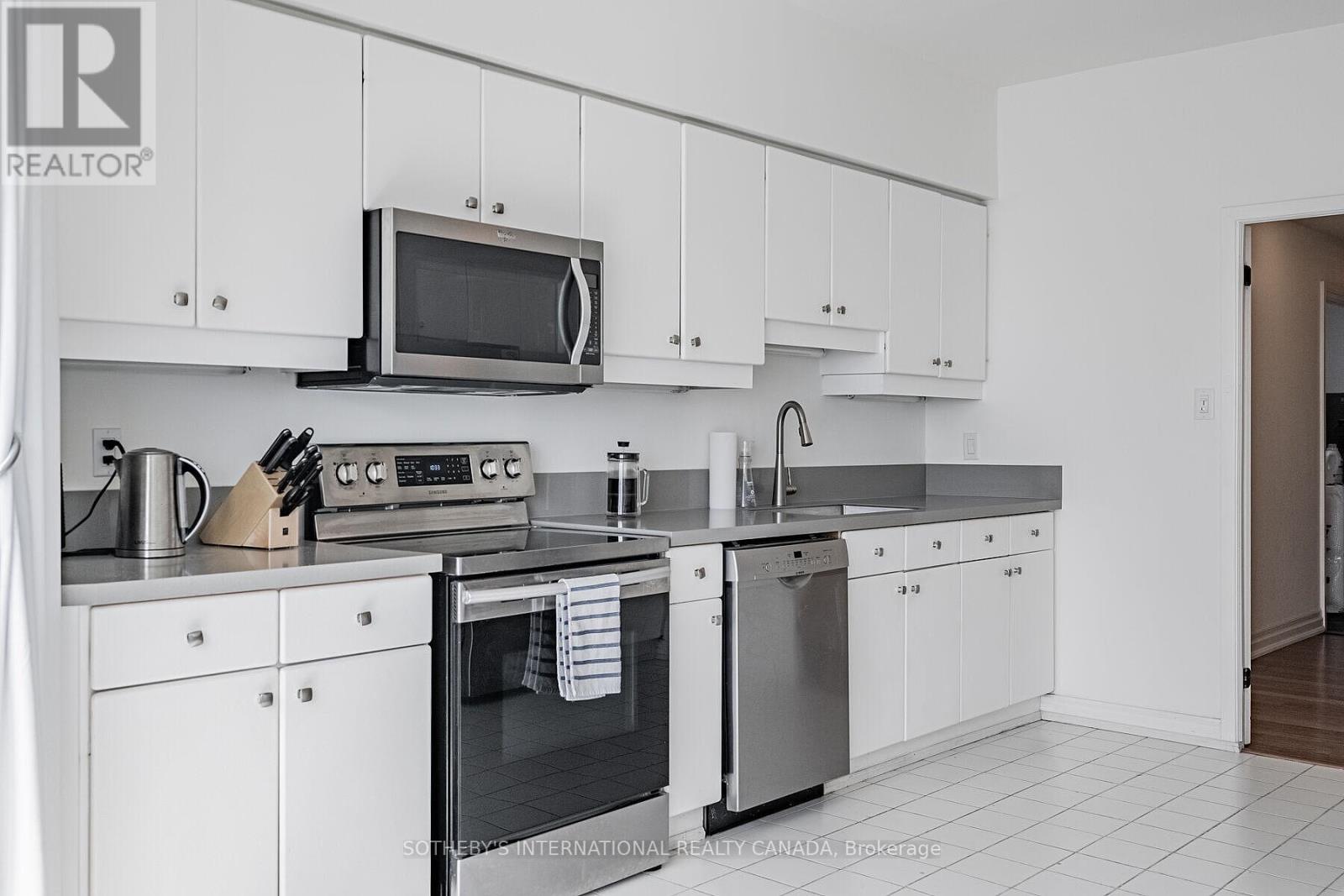 2305 - 10 Queens Quay W, Toronto, Ontario  M5J 2R9 - Photo 15 - C12967640