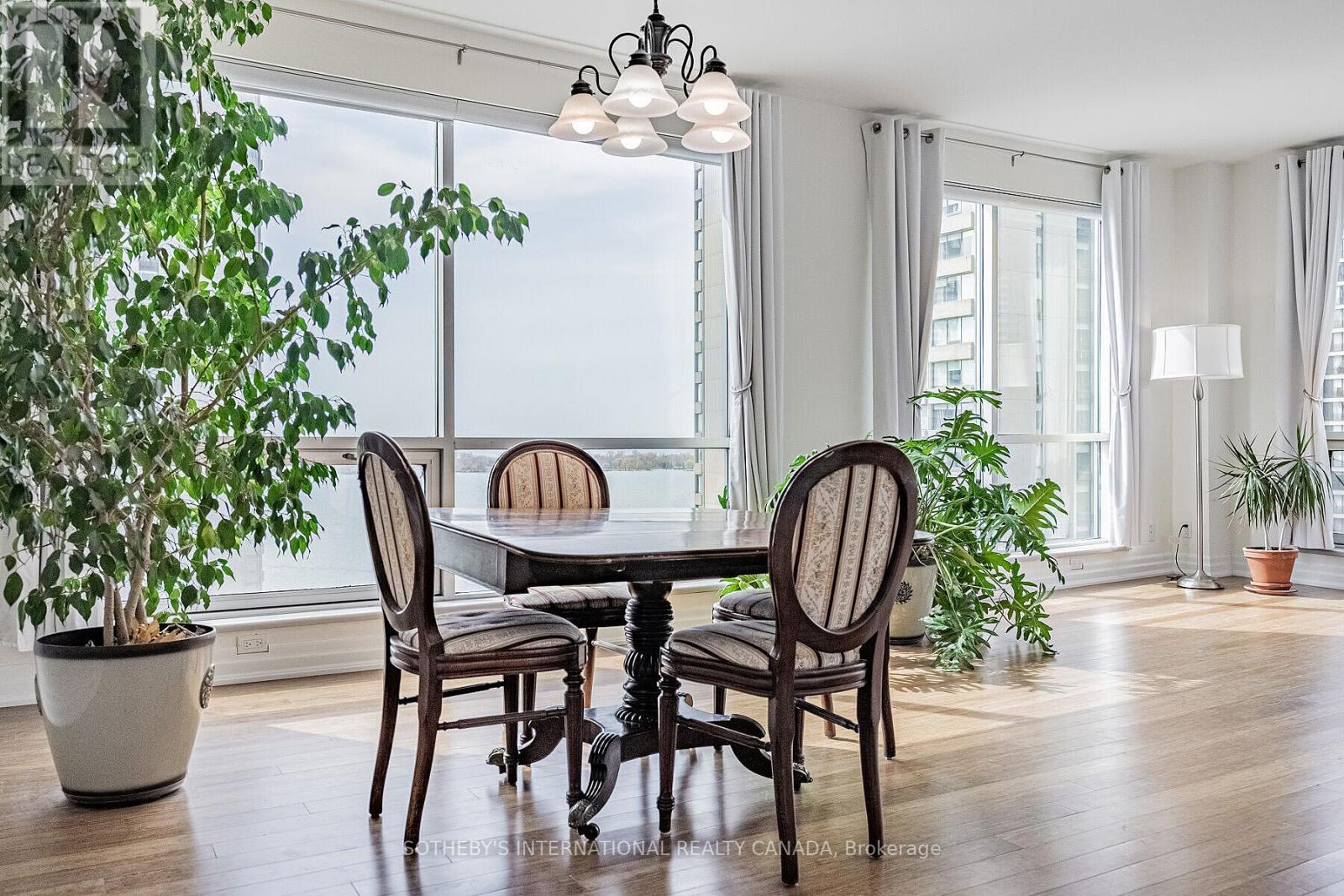 2305 - 10 Queens Quay W, Toronto, Ontario  M5J 2R9 - Photo 17 - C12967640