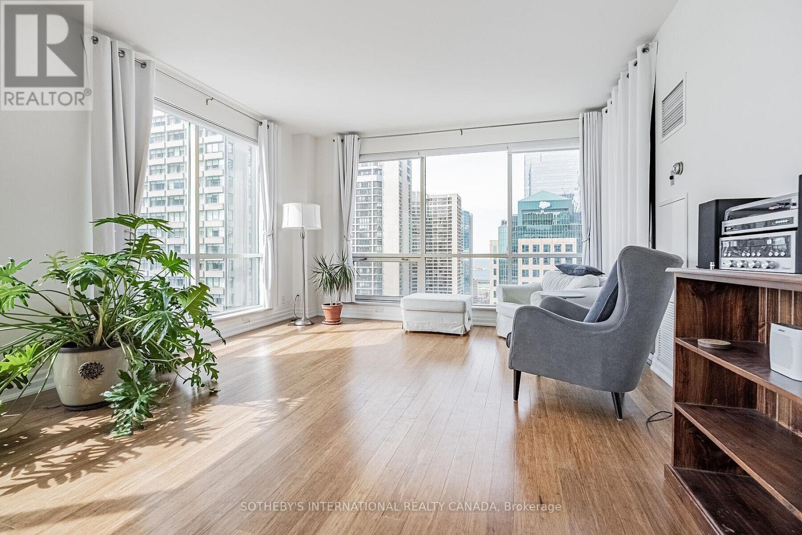 2305 - 10 Queens Quay W, Toronto, Ontario  M5J 2R9 - Photo 18 - C12967640