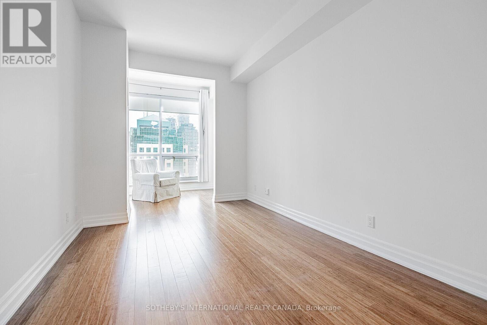 2305 - 10 Queens Quay W, Toronto, Ontario  M5J 2R9 - Photo 23 - C12967640