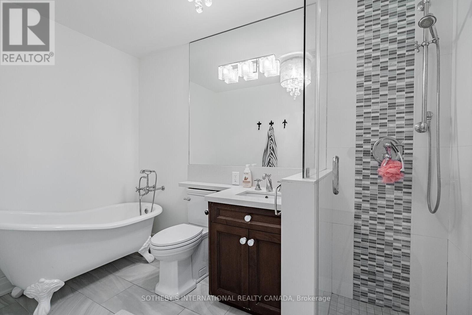 2305 - 10 Queens Quay W, Toronto, Ontario  M5J 2R9 - Photo 25 - C12967640