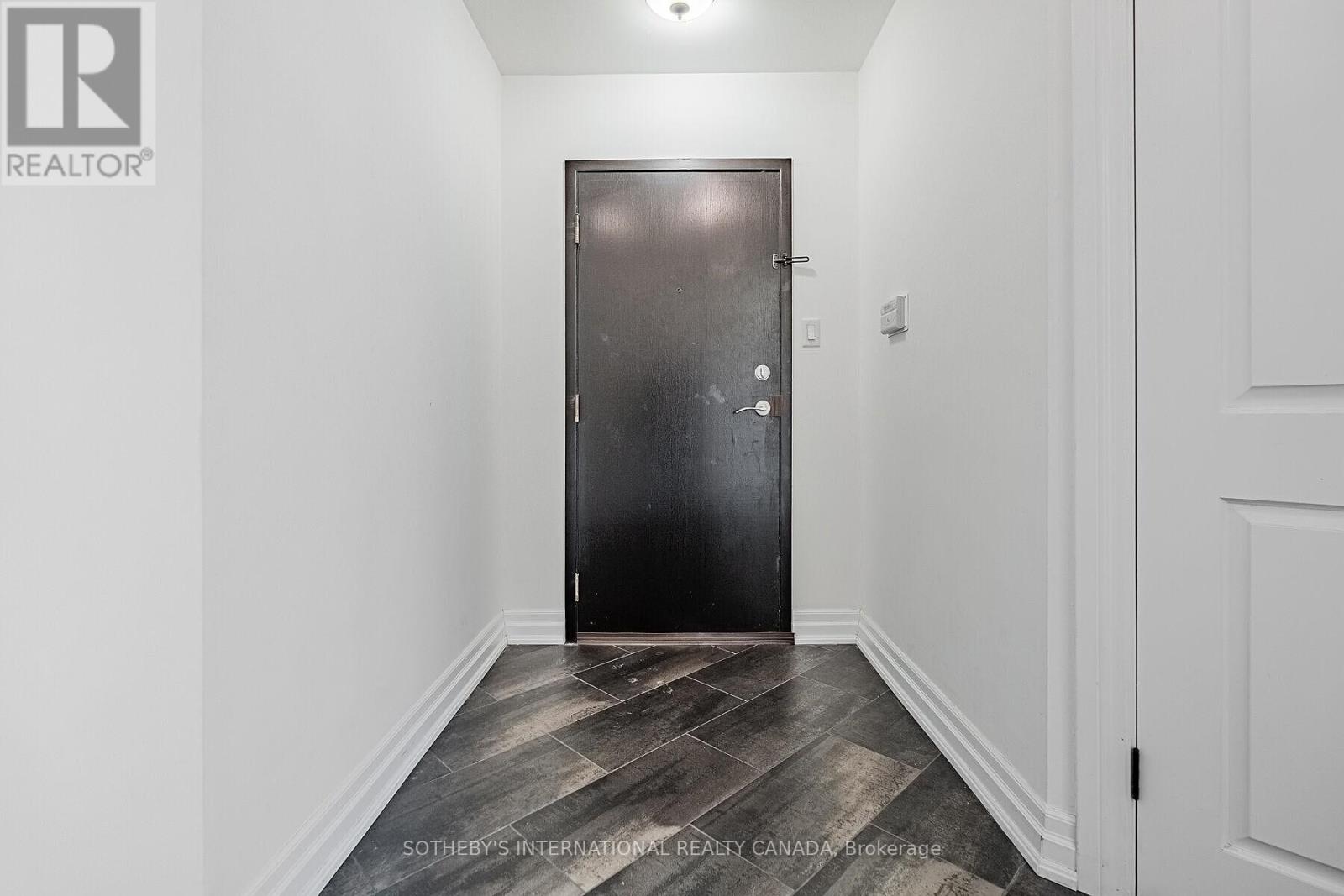 2305 - 10 Queens Quay W, Toronto, Ontario  M5J 2R9 - Photo 3 - C12967640