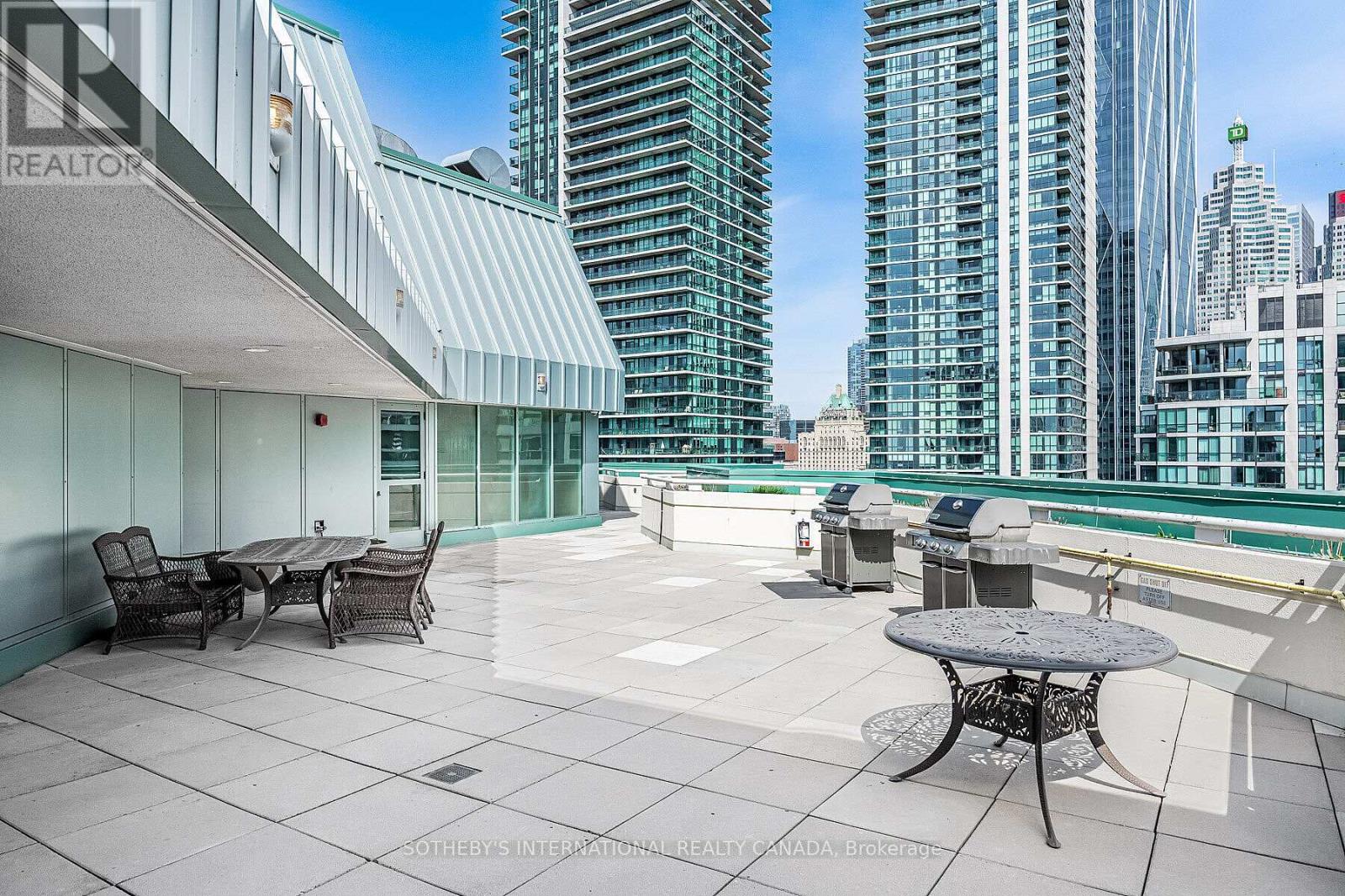 2305 - 10 Queens Quay W, Toronto, Ontario  M5J 2R9 - Photo 32 - C12967640