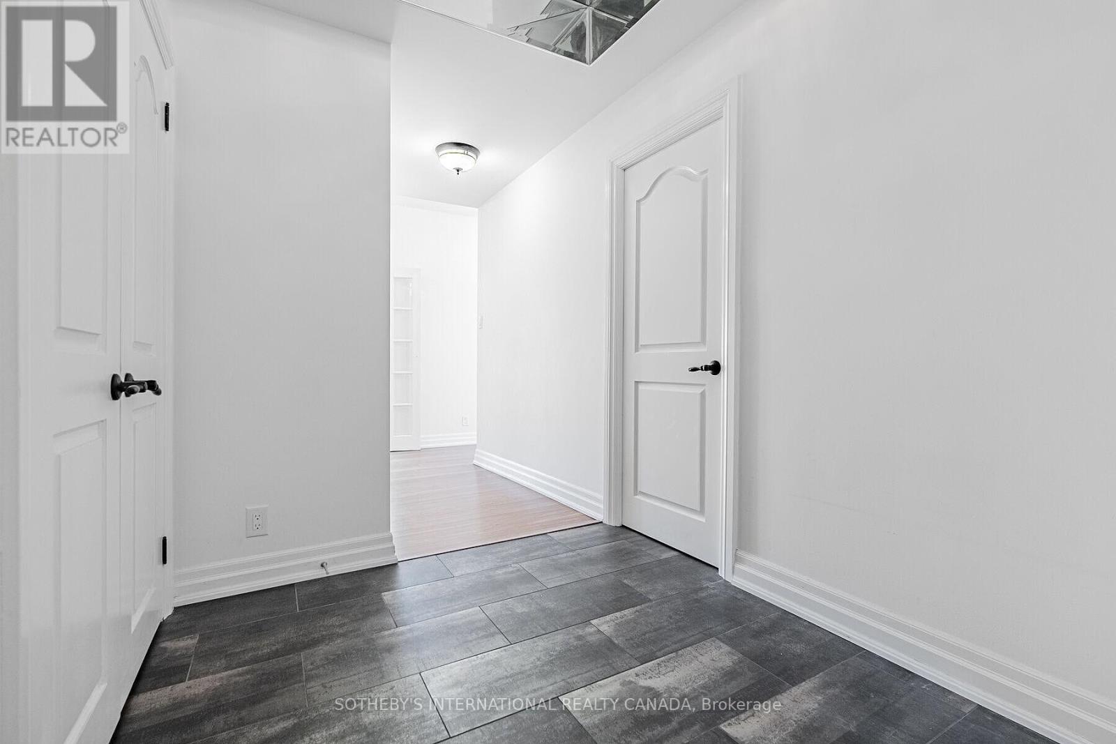 2305 - 10 Queens Quay W, Toronto, Ontario  M5J 2R9 - Photo 4 - C12967640