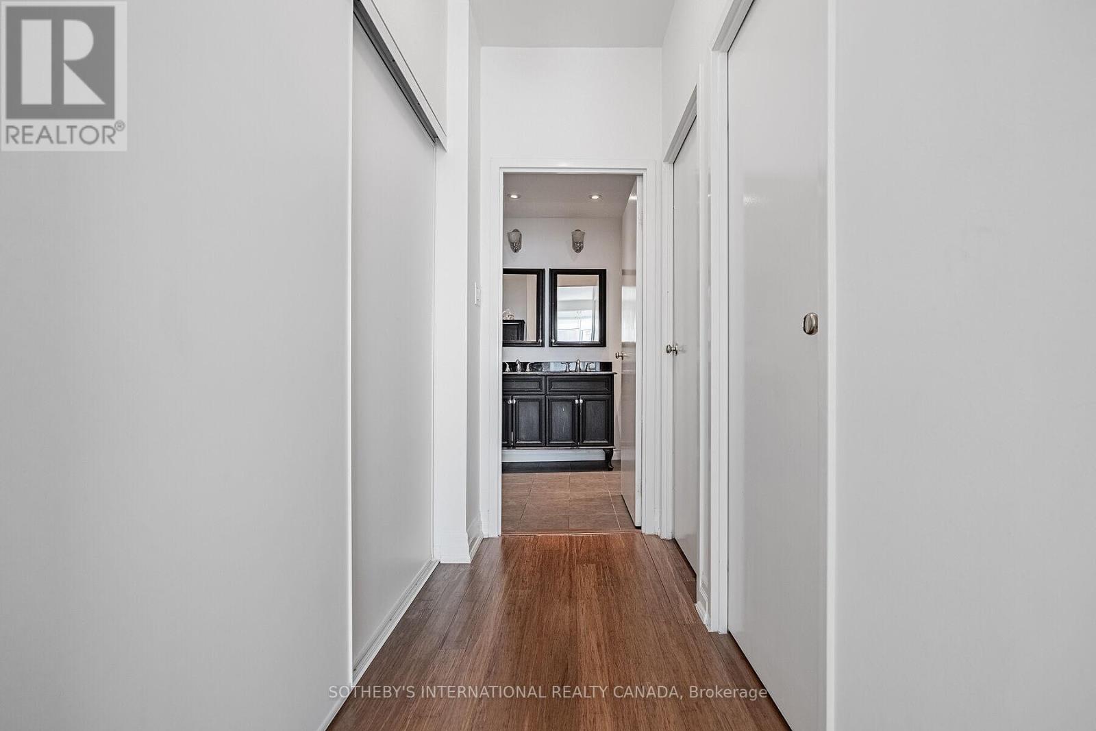 2305 - 10 Queens Quay W, Toronto, Ontario  M5J 2R9 - Photo 8 - C12967640