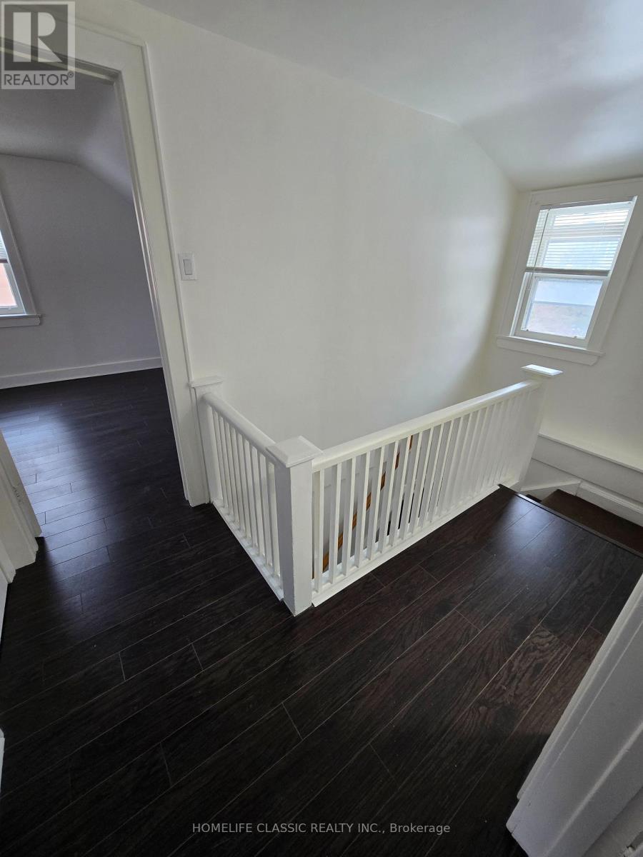 589 St Germain Avenue, Toronto, Ontario  M5M 1X4 - Photo 11 - C12967642