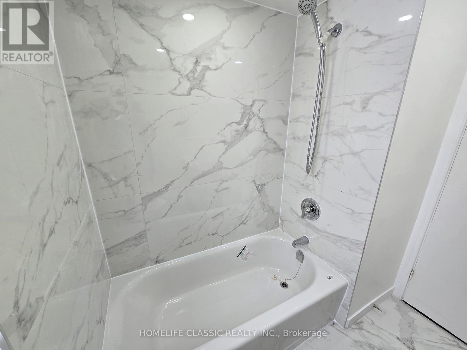 589 St Germain Avenue, Toronto, Ontario  M5M 1X4 - Photo 5 - C12967642