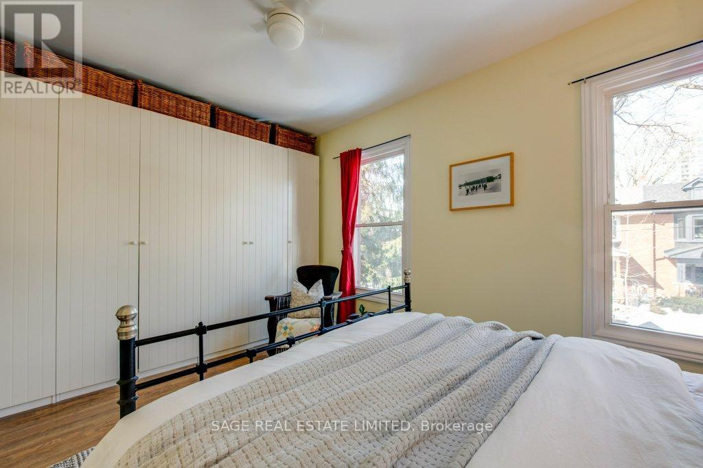 25 Helena Avenue, Toronto, Ontario  M6G 2H3 - Photo 22 - C12967672