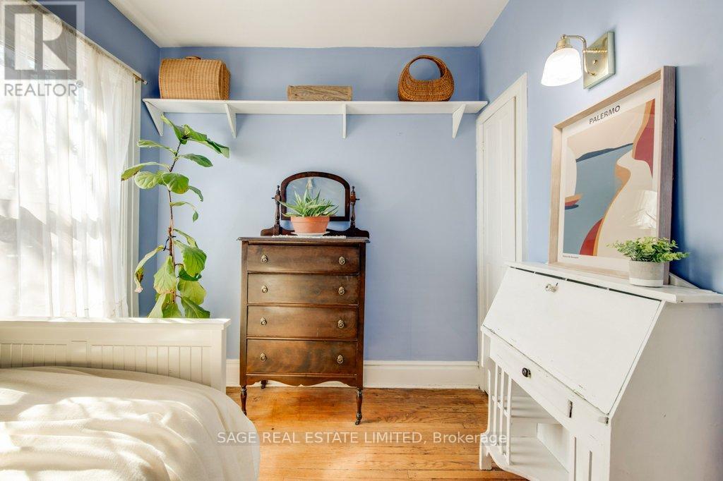 25 Helena Avenue, Toronto, Ontario  M6G 2H3 - Photo 28 - C12967672