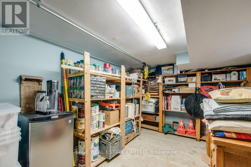 25 Helena Avenue, Toronto, Ontario  M6G 2H3 - Photo 35 - C12967672