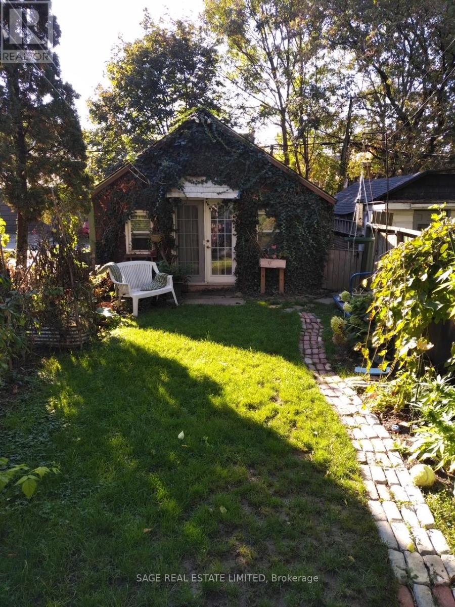 25 Helena Avenue, Toronto, Ontario  M6G 2H3 - Photo 40 - C12967672