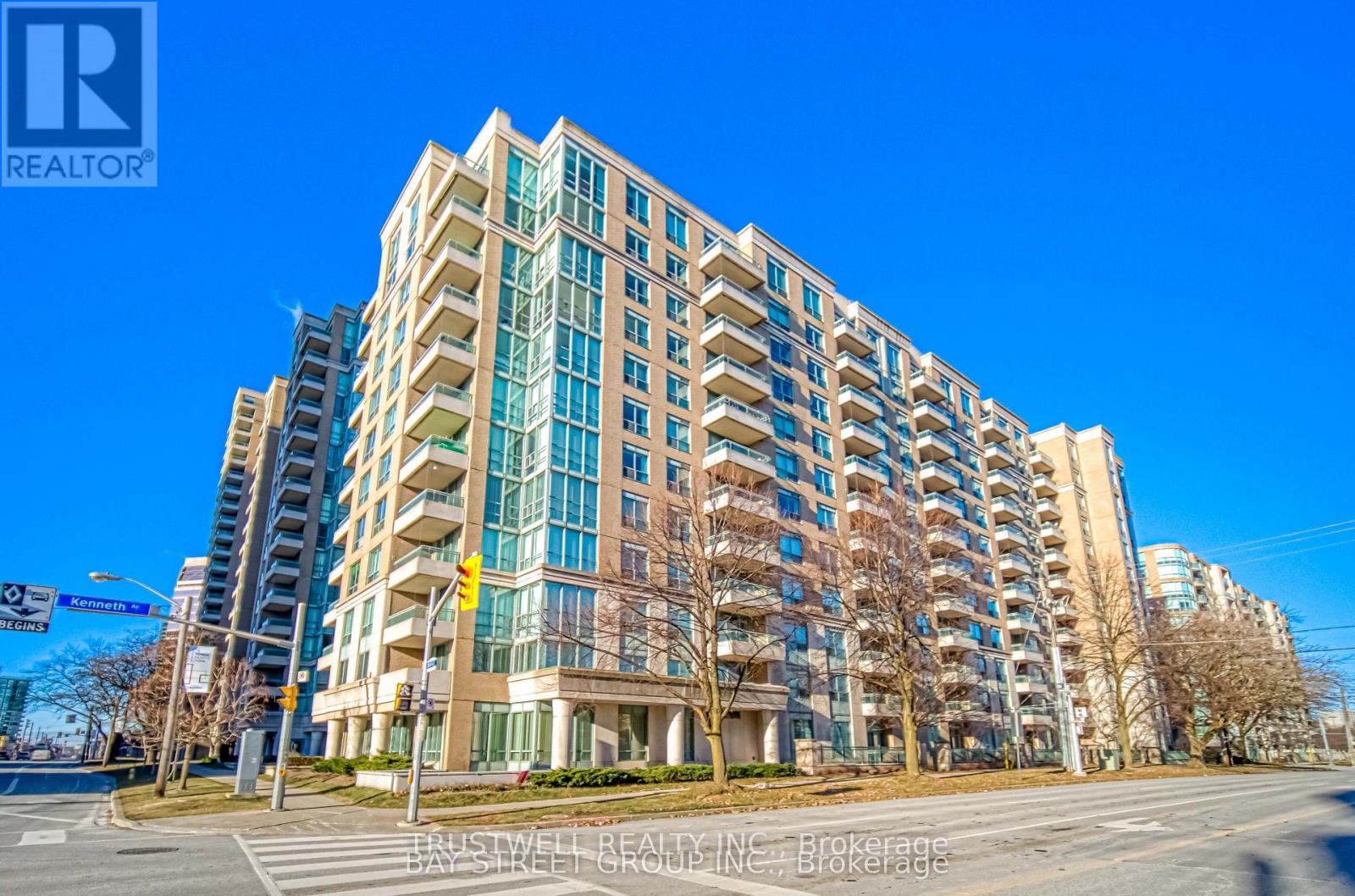 401 - 39 PEMBERTON AVENUE, Toronto, Ontario