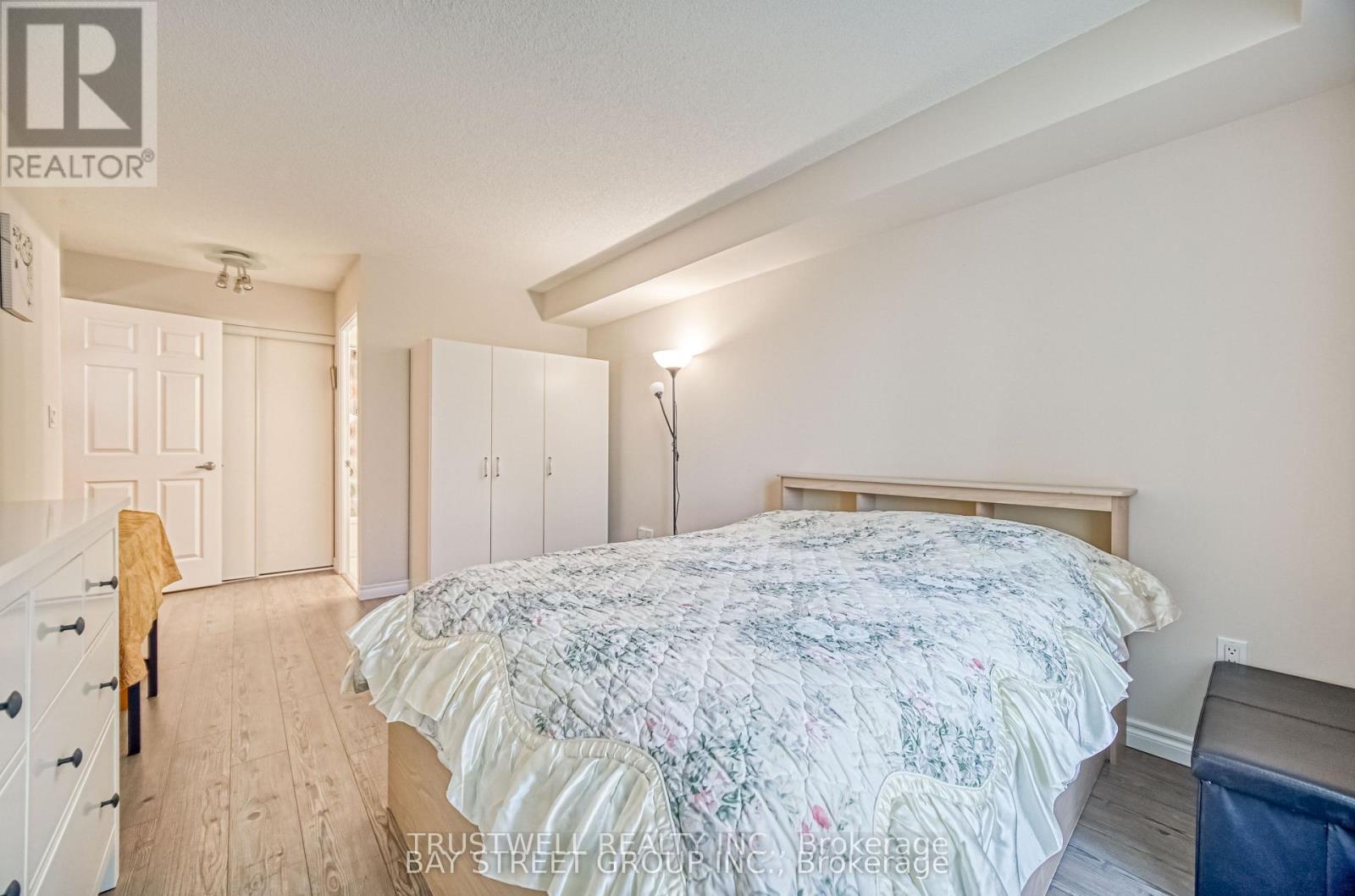 401 - 39 Pemberton Avenue, Toronto, Ontario  M2M 4L6 - Photo 7 - C12967686