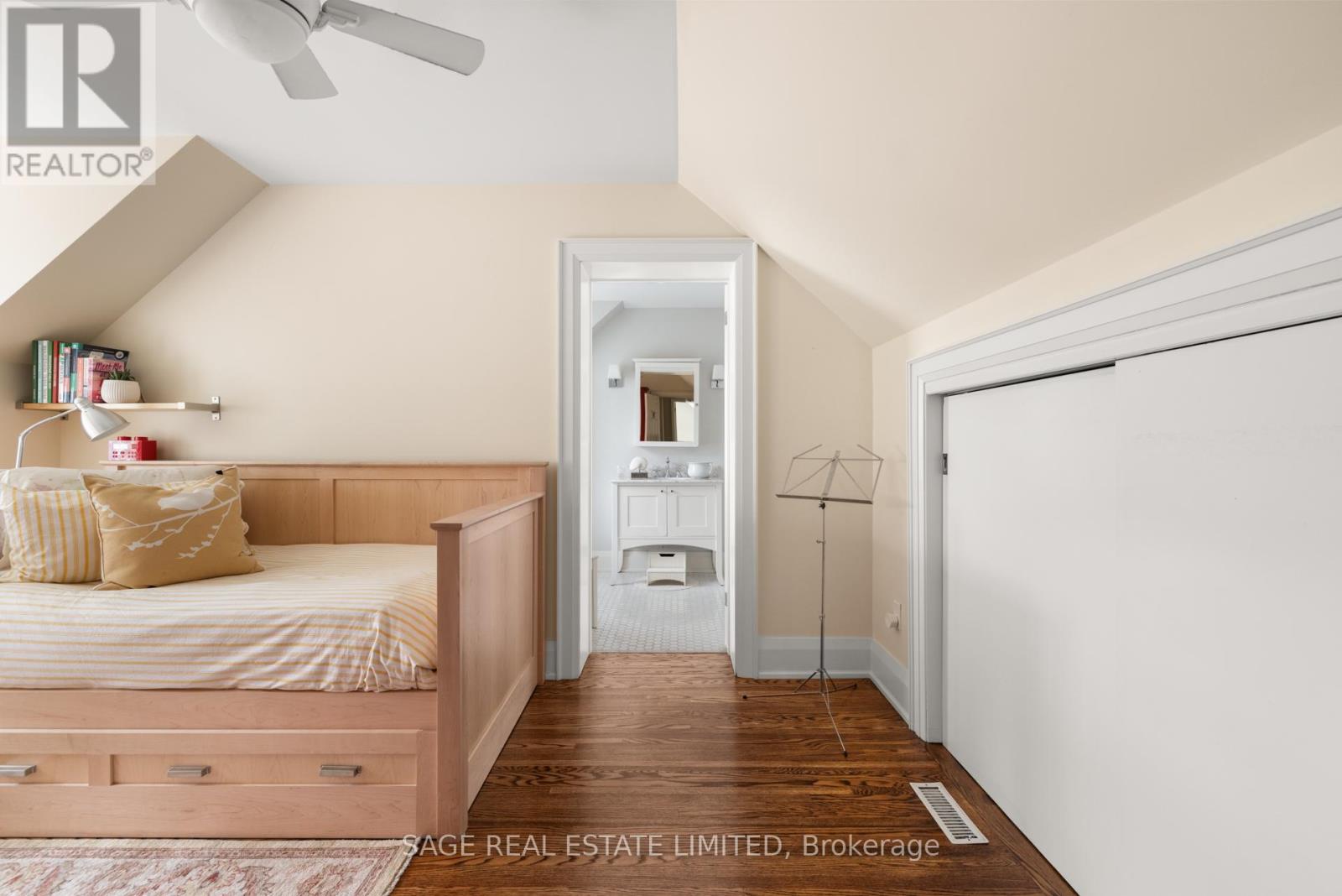 9 Canfield Place, Toronto (Banbury-Don Mills), Ontario  M3B 2V5 - Photo 18 - C12967704