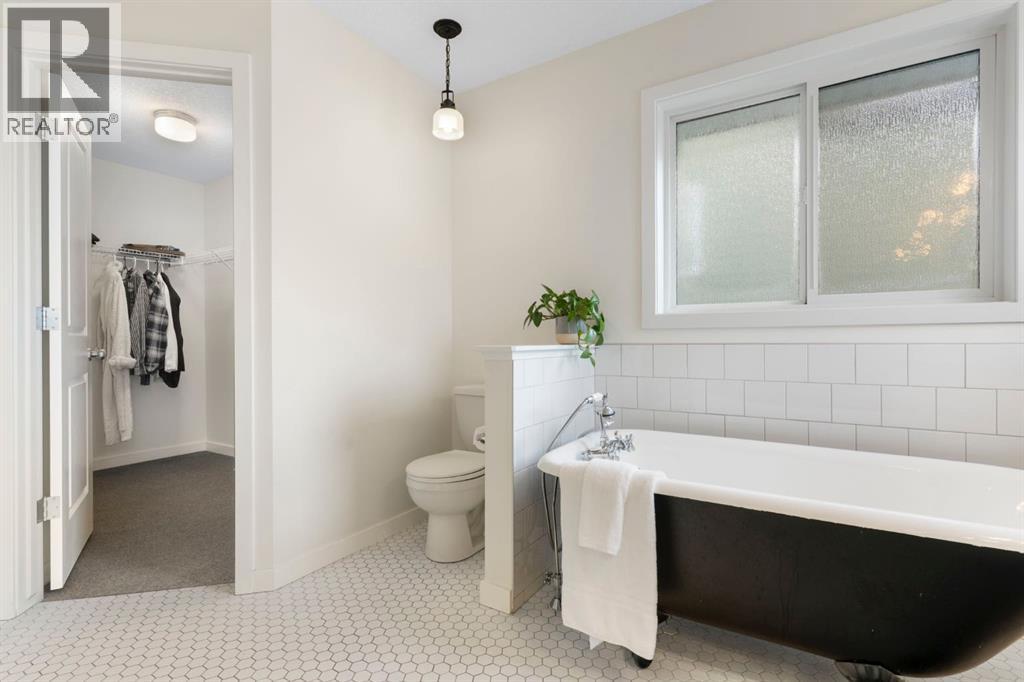 196 Jumping Pound Terrace, Cochrane, Alberta  T4C 0K5 - Photo 37 - A2281869