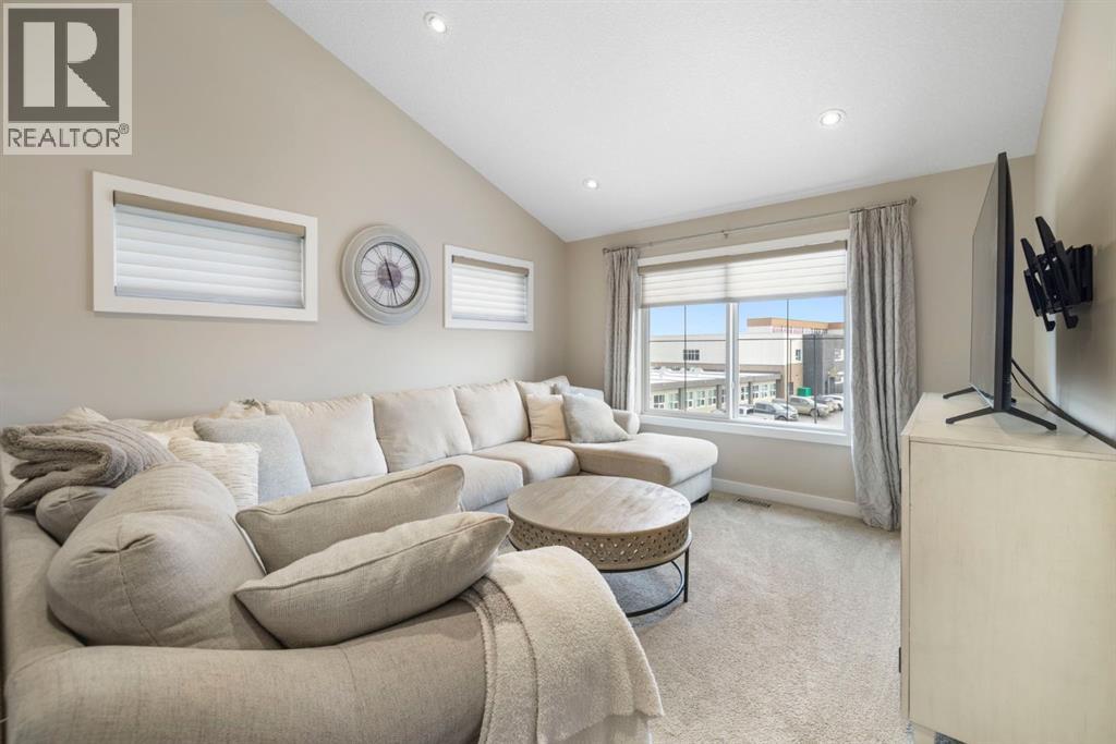 8 Emberside Glen, Cochrane, Alberta  T4C 2L6 - Photo 3 - A2282601