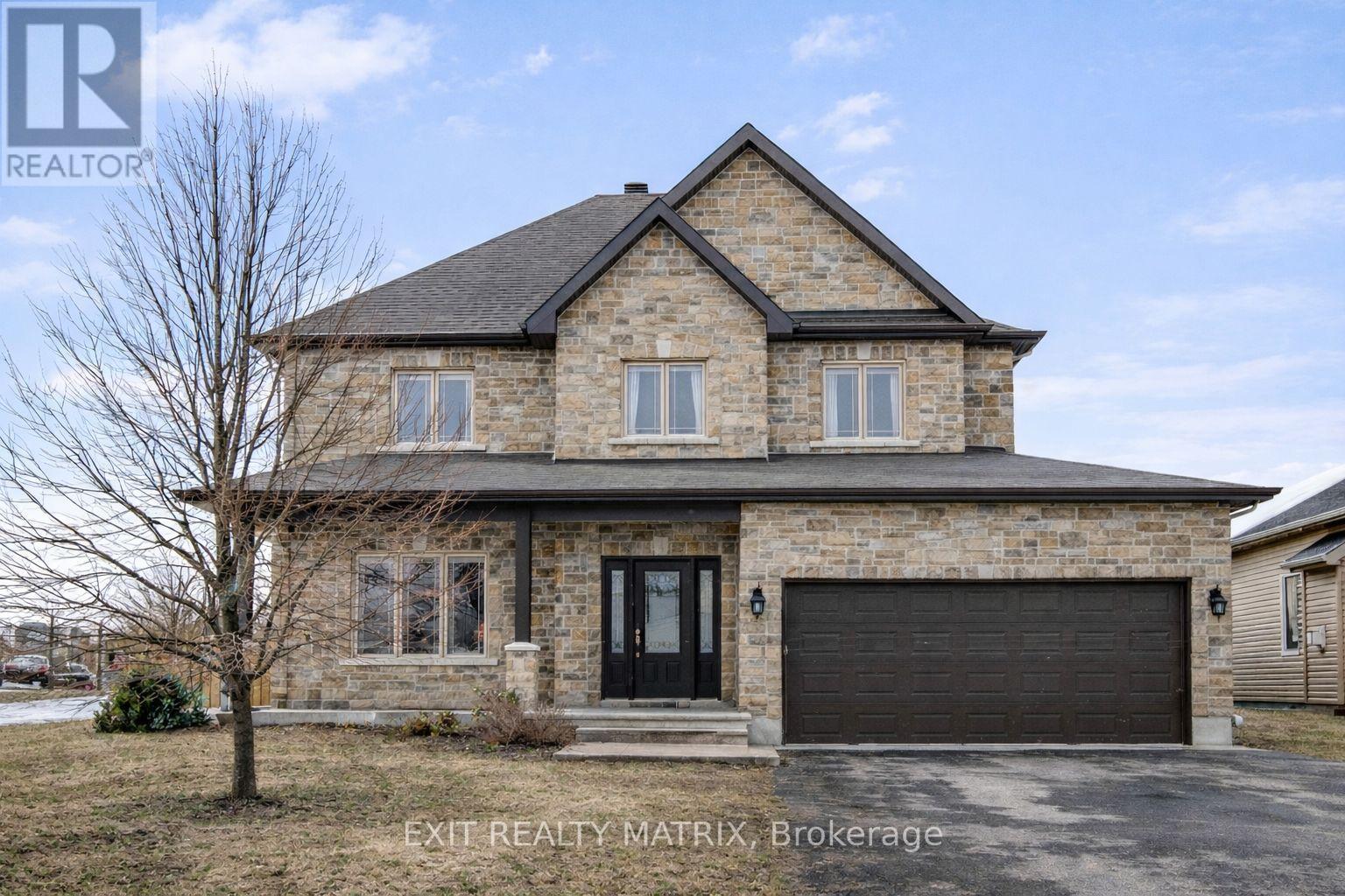 301 COLMAR STREET, Russell, Ontario