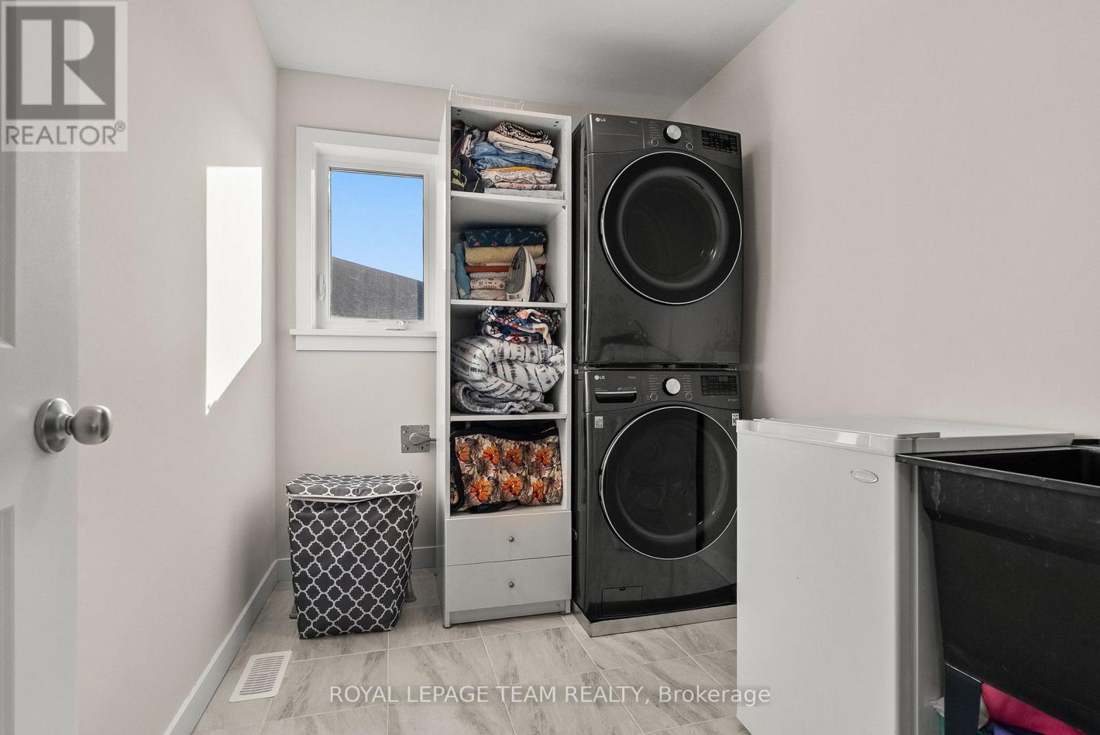 846 Sendero Way, Ottawa, Ontario  K2S 2W9 - Photo 36 - X12967776