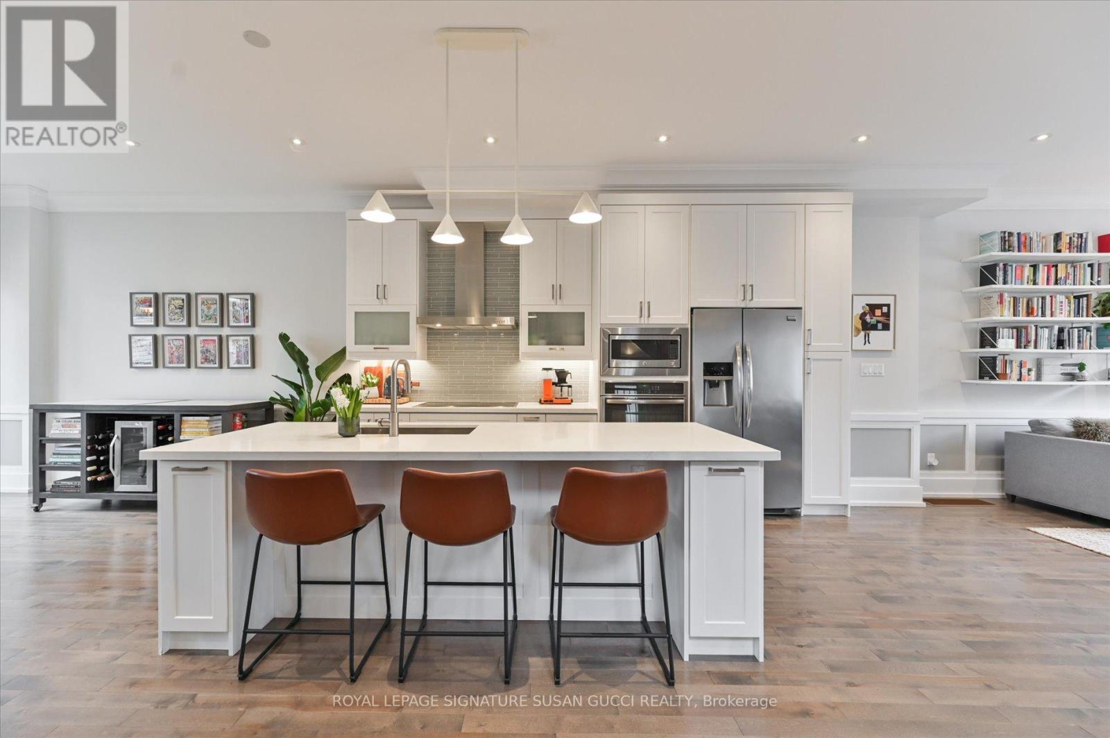 20 Warvet Crescent, Toronto, Ontario  M4B 1P3 - Photo 13 - E12967708