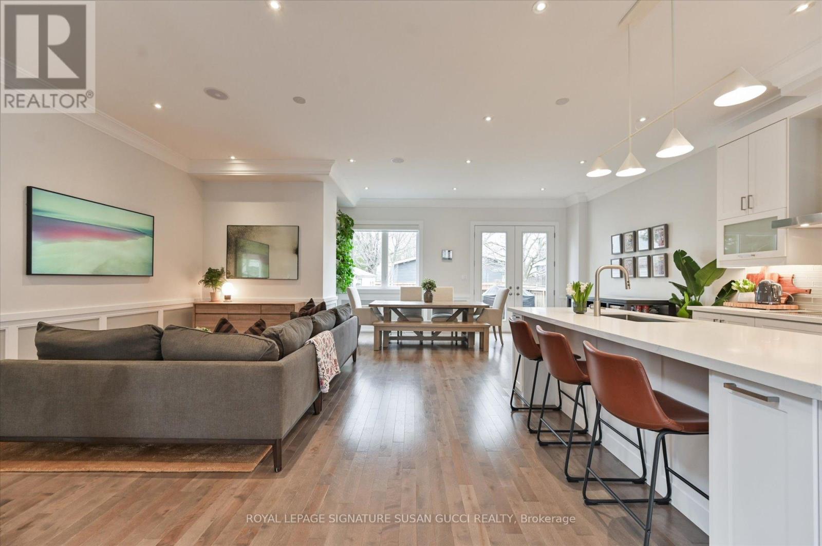 20 Warvet Crescent, Toronto, Ontario  M4B 1P3 - Photo 14 - E12967708