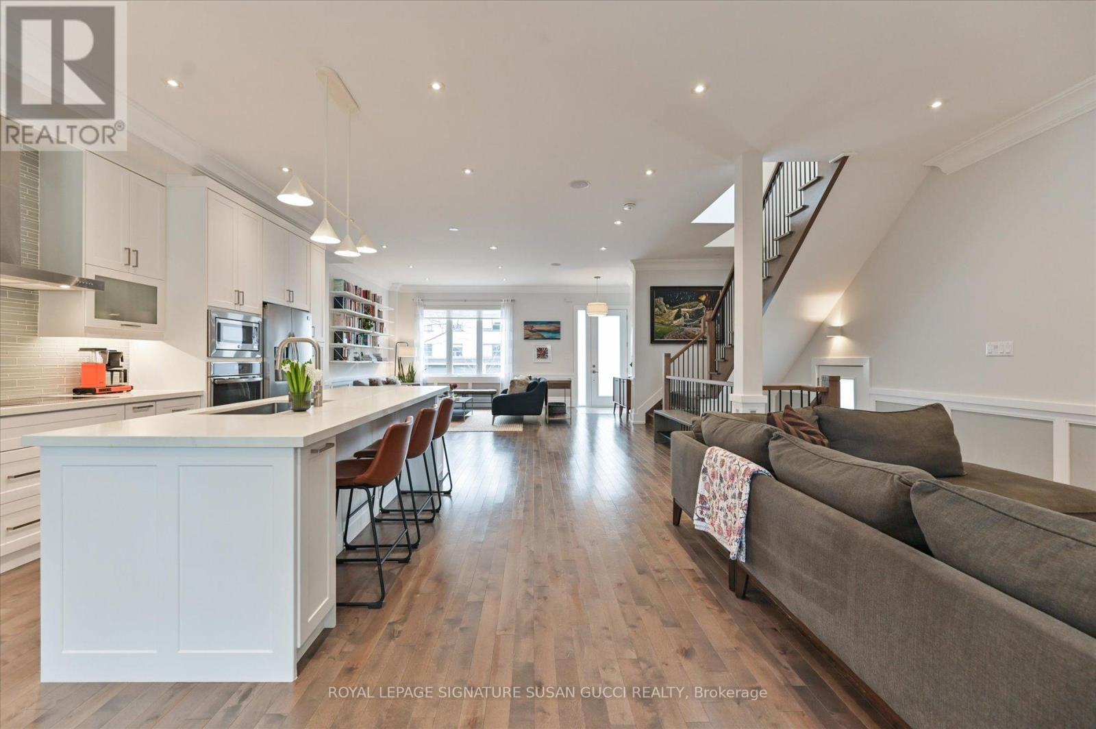 20 Warvet Crescent, Toronto, Ontario  M4B 1P3 - Photo 18 - E12967708