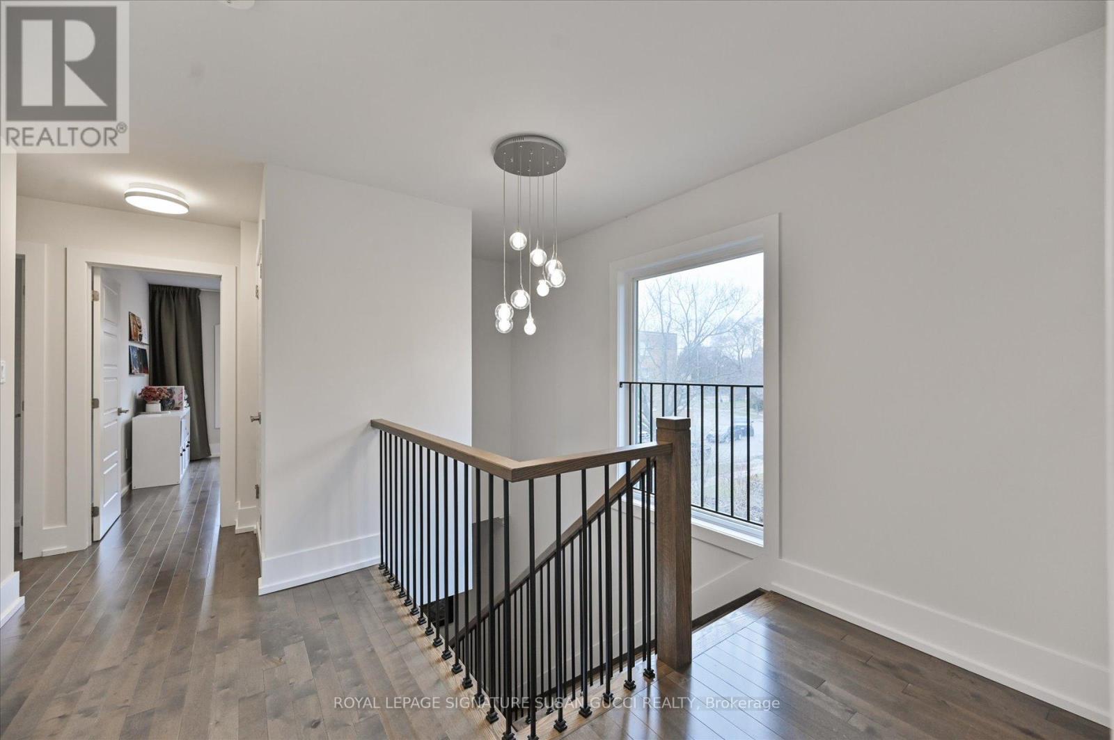 20 Warvet Crescent, Toronto, Ontario  M4B 1P3 - Photo 24 - E12967708