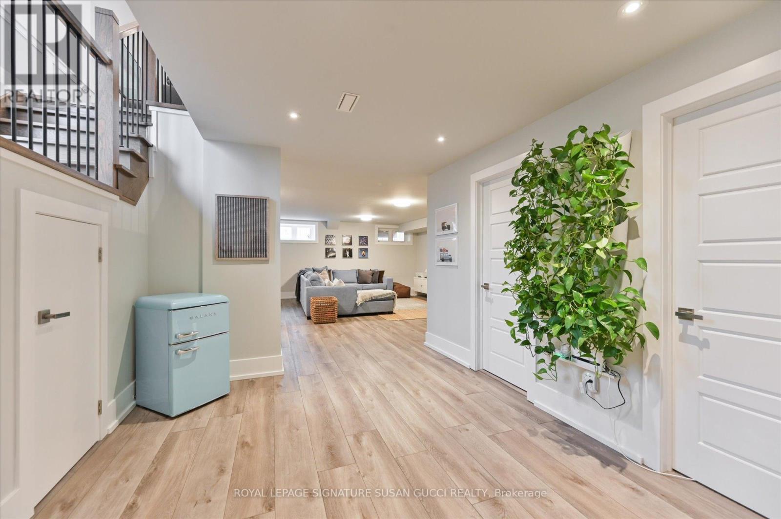 20 Warvet Crescent, Toronto, Ontario  M4B 1P3 - Photo 34 - E12967708