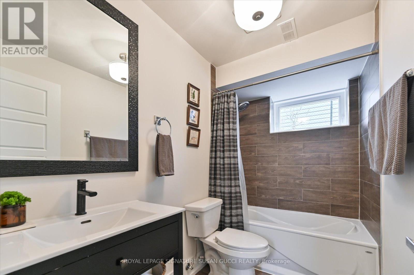 20 Warvet Crescent, Toronto, Ontario  M4B 1P3 - Photo 42 - E12967708