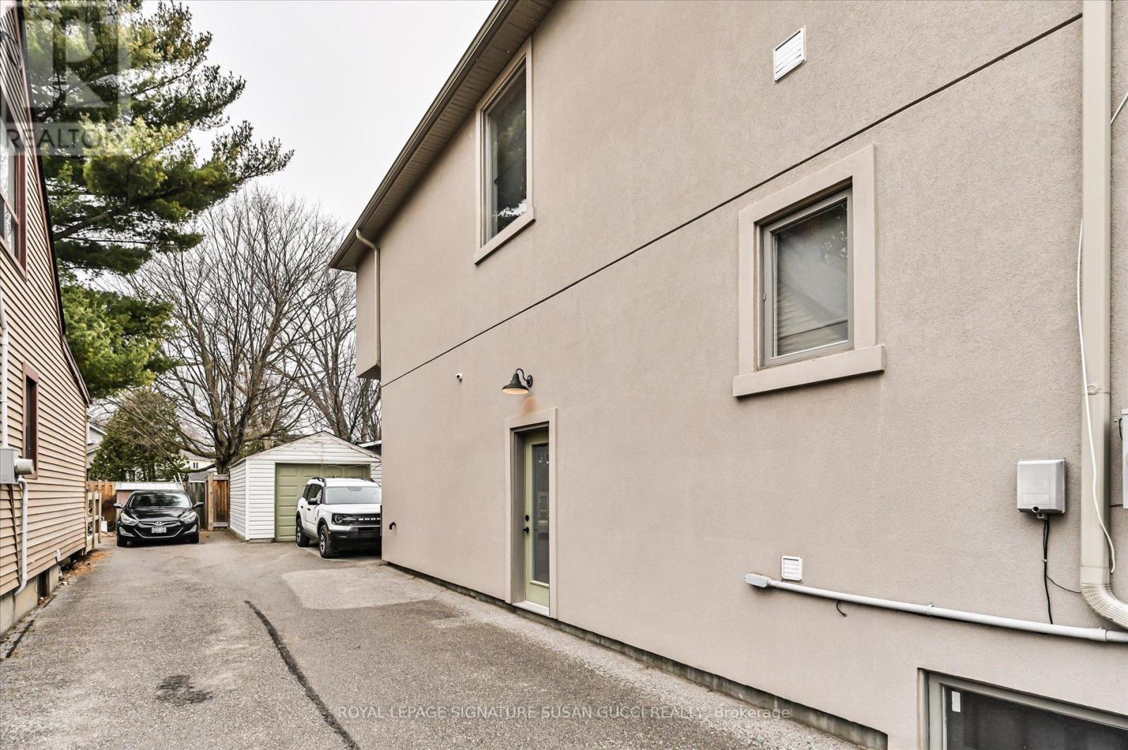 20 Warvet Crescent, Toronto, Ontario  M4B 1P3 - Photo 43 - E12967708