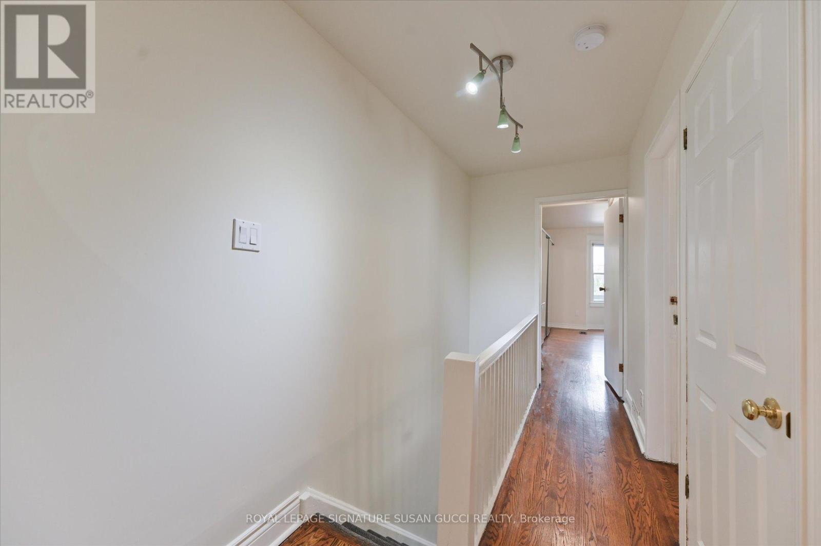 104 Dewhurst Boulevard, Toronto, Ontario  M4J 3J3 - Photo 18 - E12967794