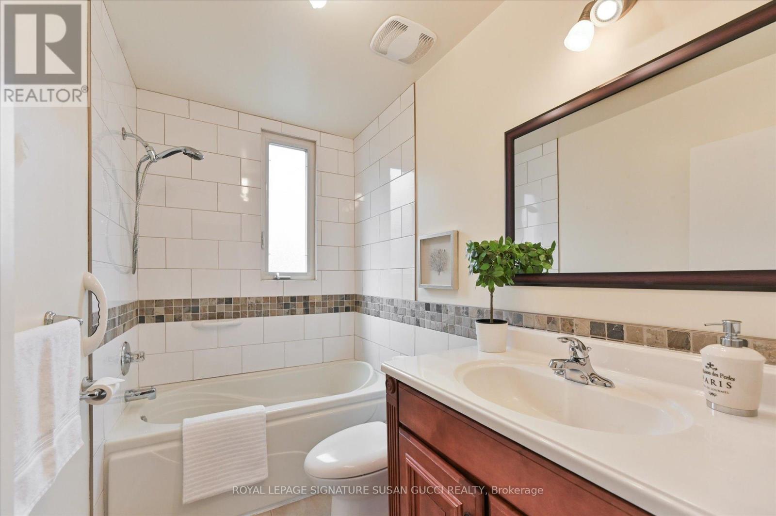 104 Dewhurst Boulevard, Toronto, Ontario  M4J 3J3 - Photo 27 - E12967794