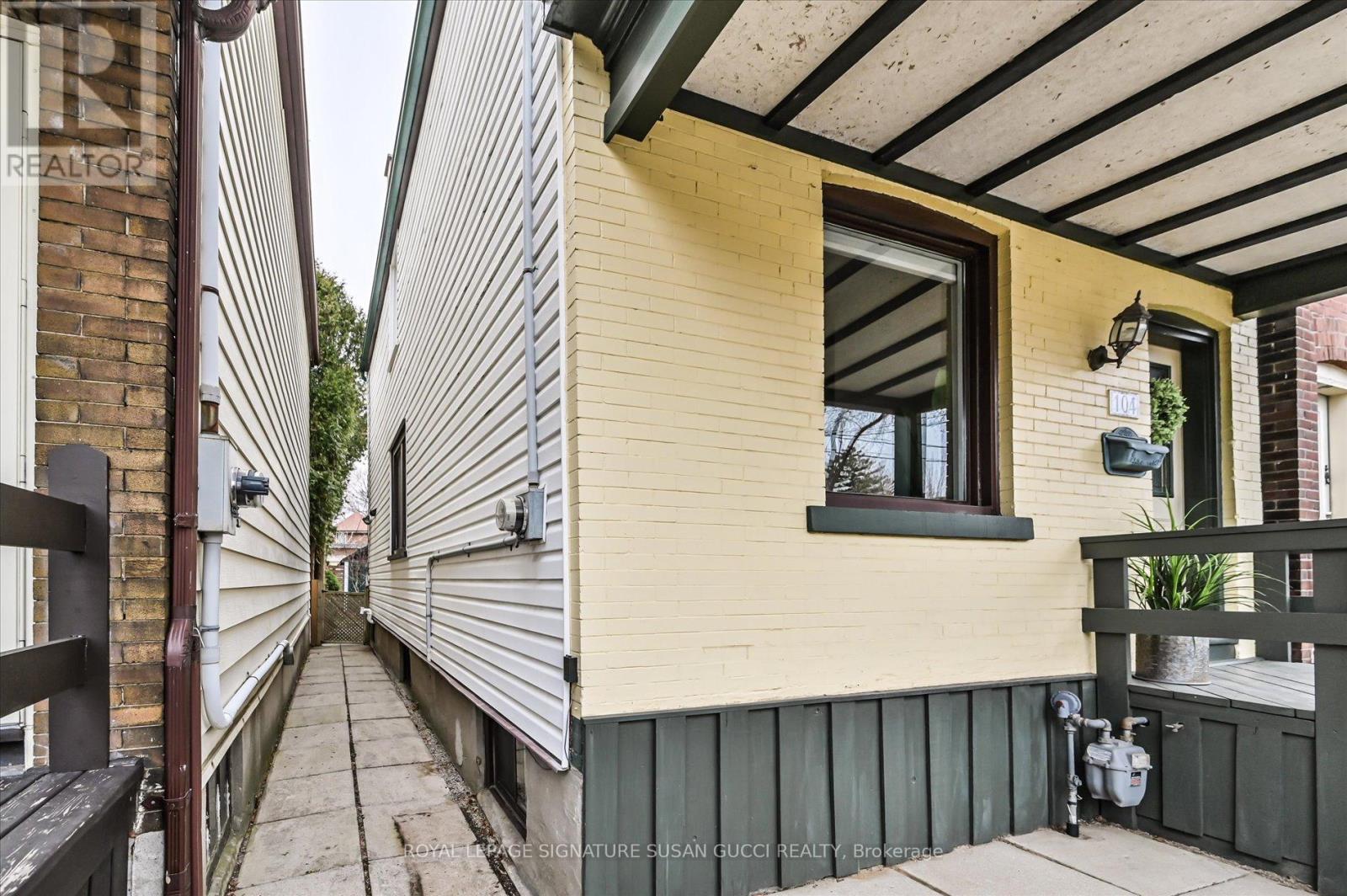 104 Dewhurst Boulevard, Toronto, Ontario  M4J 3J3 - Photo 36 - E12967794