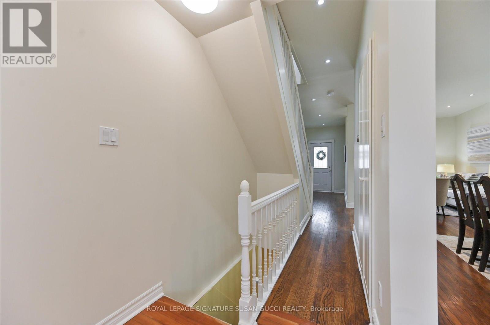 104 Dewhurst Boulevard, Toronto, Ontario  M4J 3J3 - Photo 5 - E12967794